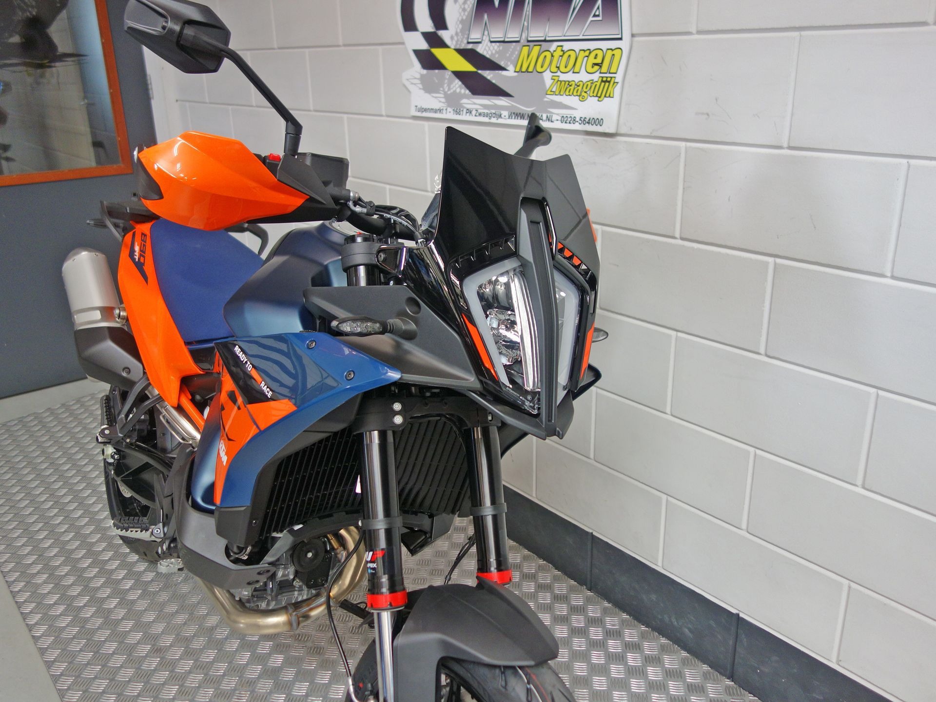 56632433-5 Nieuwe KTM 890 supermotard met 889cc motor uit 2026 bij NIWA Motoren