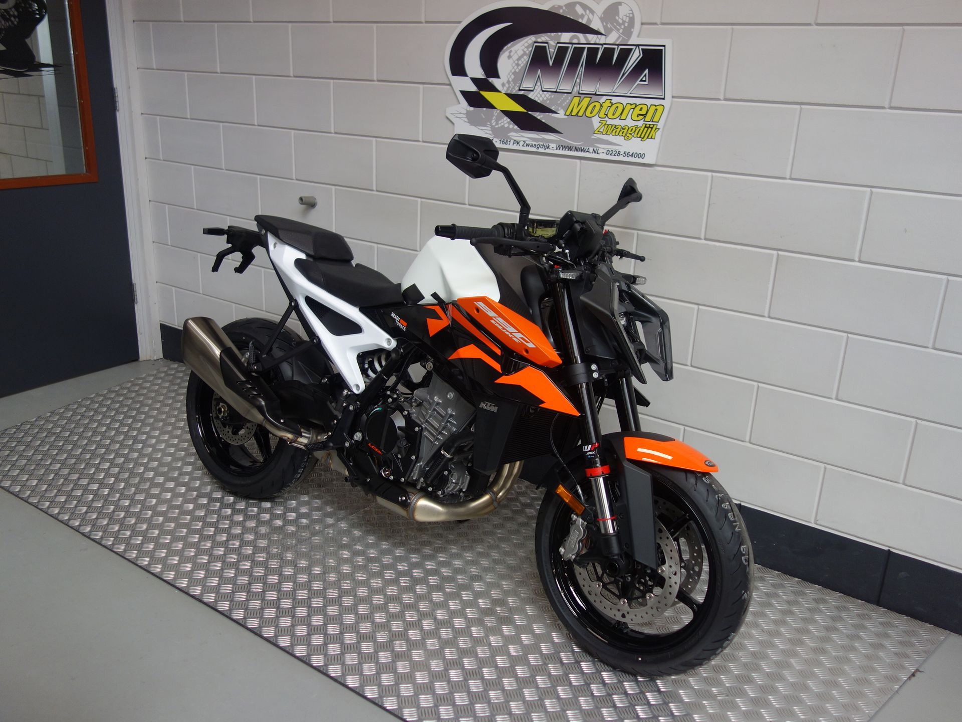 56632519-3 Nieuwe KTM 990 naked bike met 947cc motor uit 2026 bij NIWA Motoren