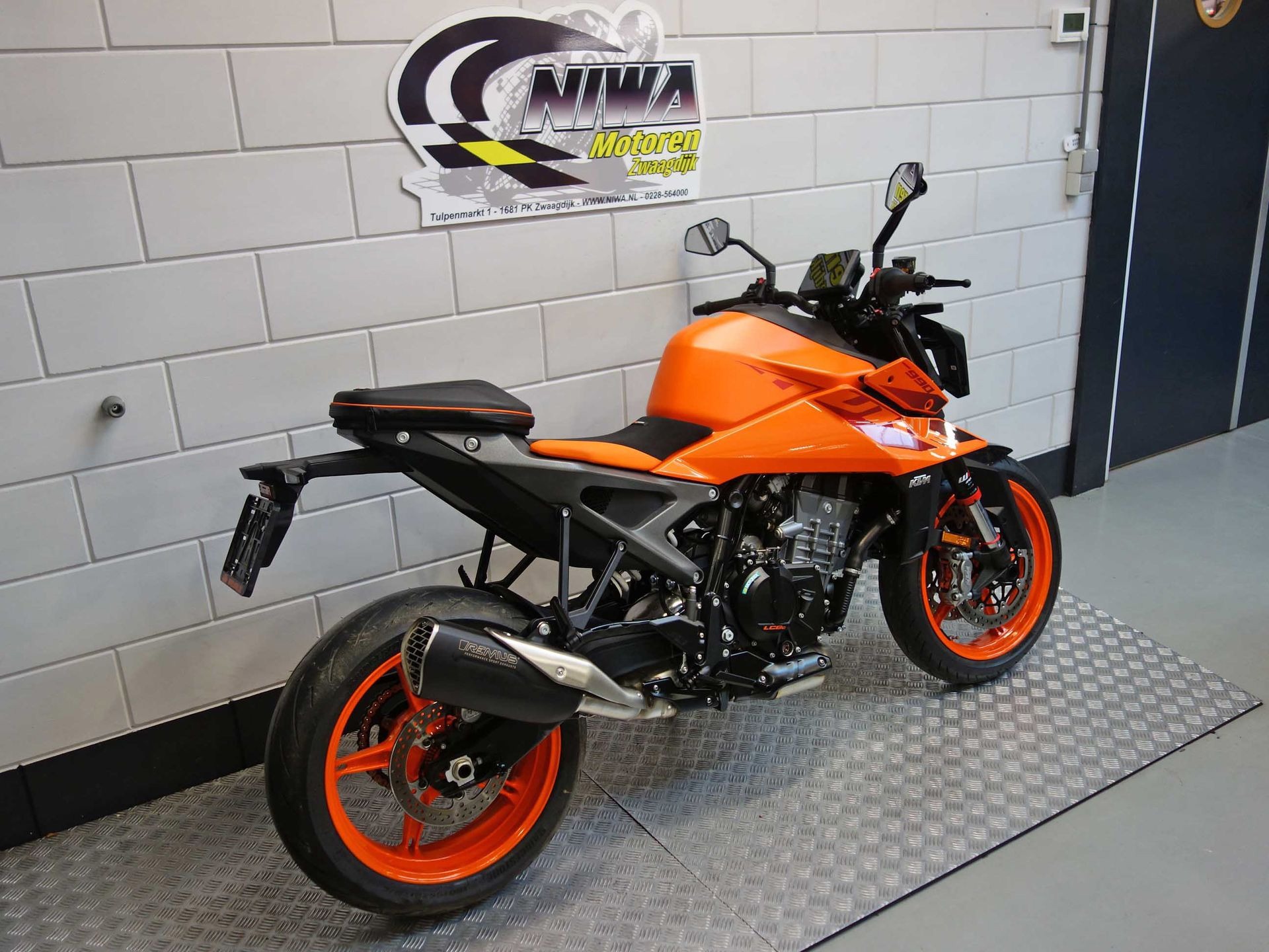 56632520-2 Gebruikte KTM 990 naked bike met 947cc motor uit 2026 bij NIWA Motoren