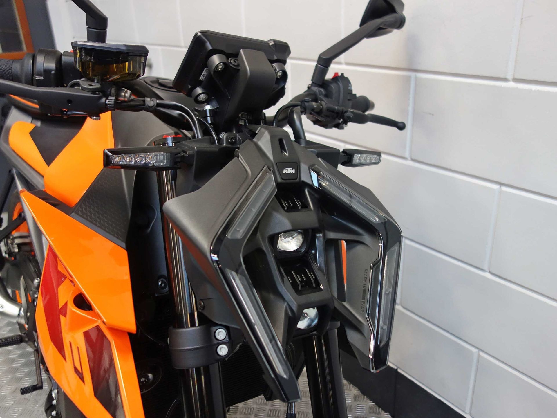 56632520-4 Gebruikte KTM 990 naked bike met 947cc motor uit 2026 bij NIWA Motoren