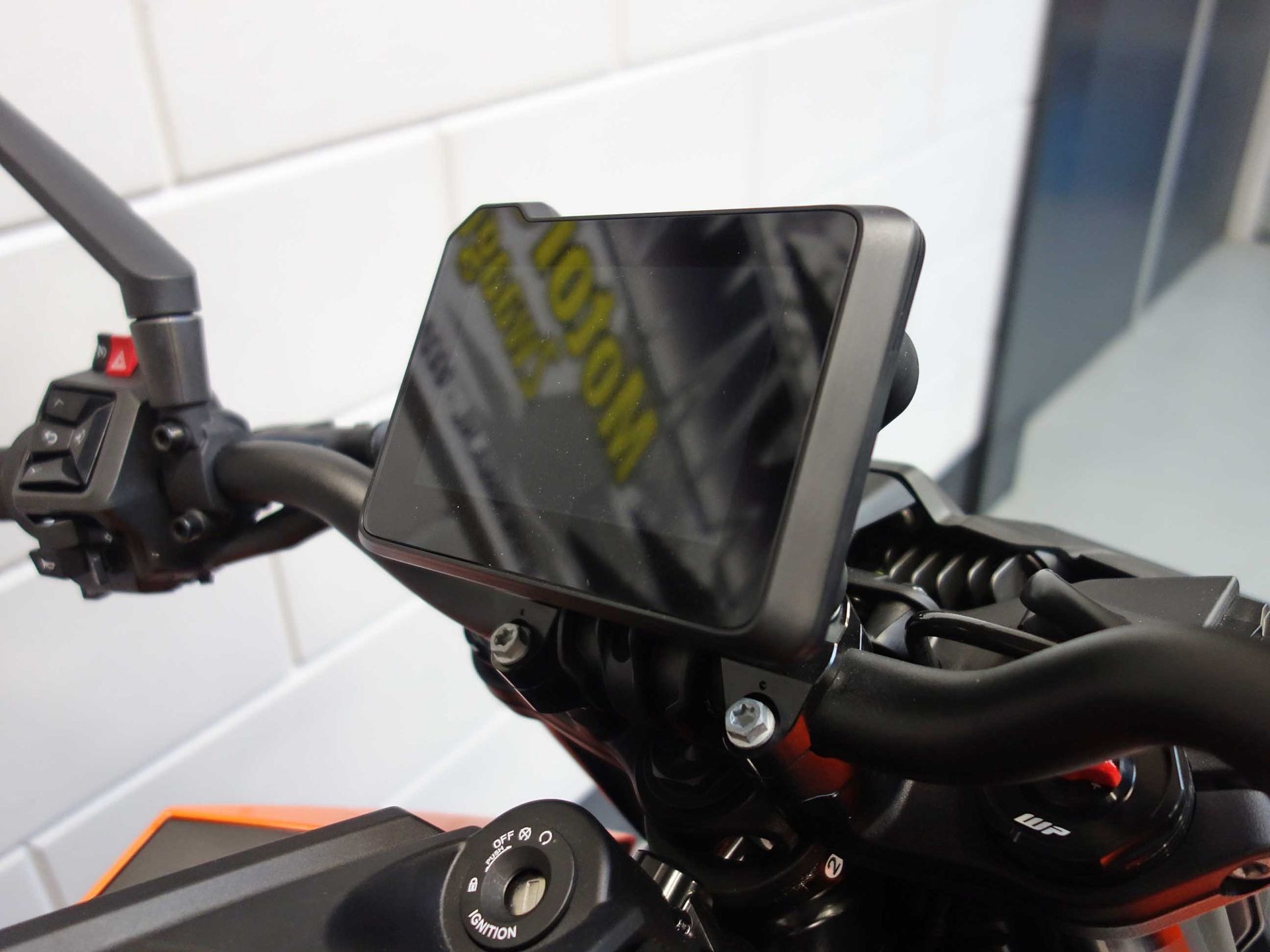 56632520-7 Gebruikte KTM 990 naked bike met 947cc motor uit 2026 bij NIWA Motoren