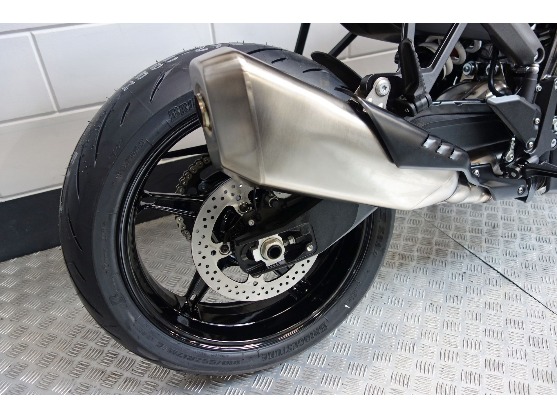 56632521-4 Gebruikte KTM 990 naked bike met 947cc motor uit 2025 bij NIWA Motoren