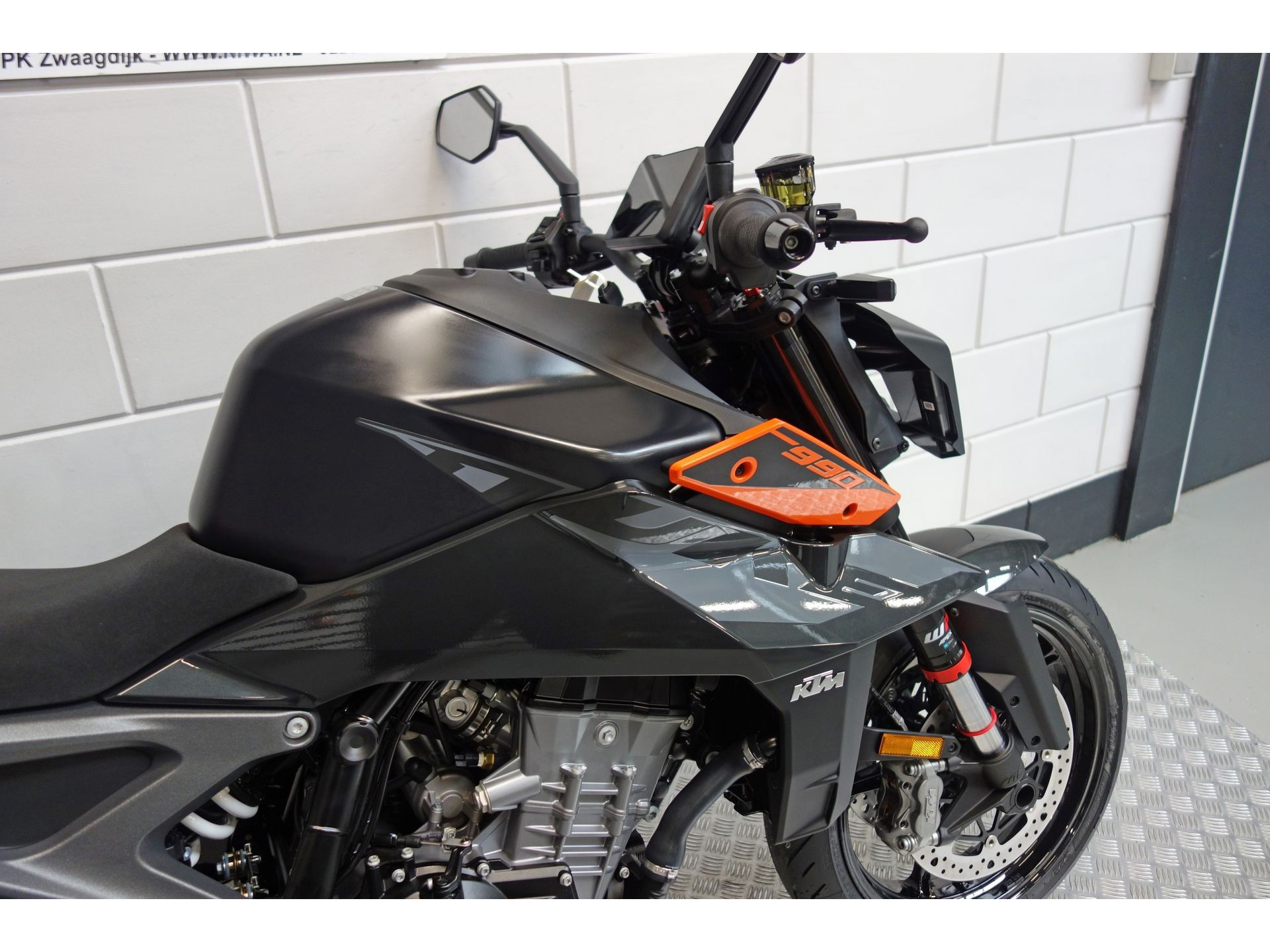 56632521-5 Gebruikte KTM 990 naked bike met 947cc motor uit 2025 bij NIWA Motoren