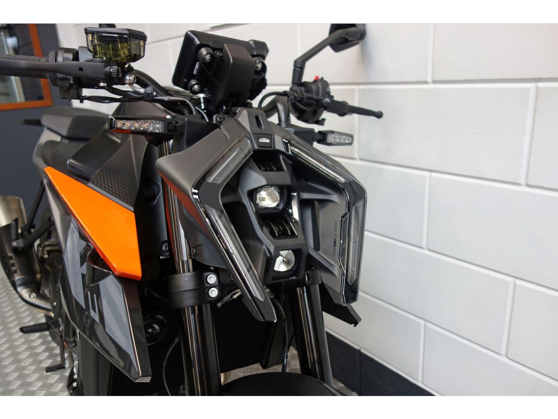 56632521-8 Gebruikte KTM 990 naked bike met 947cc motor uit 2025 bij NIWA Motoren