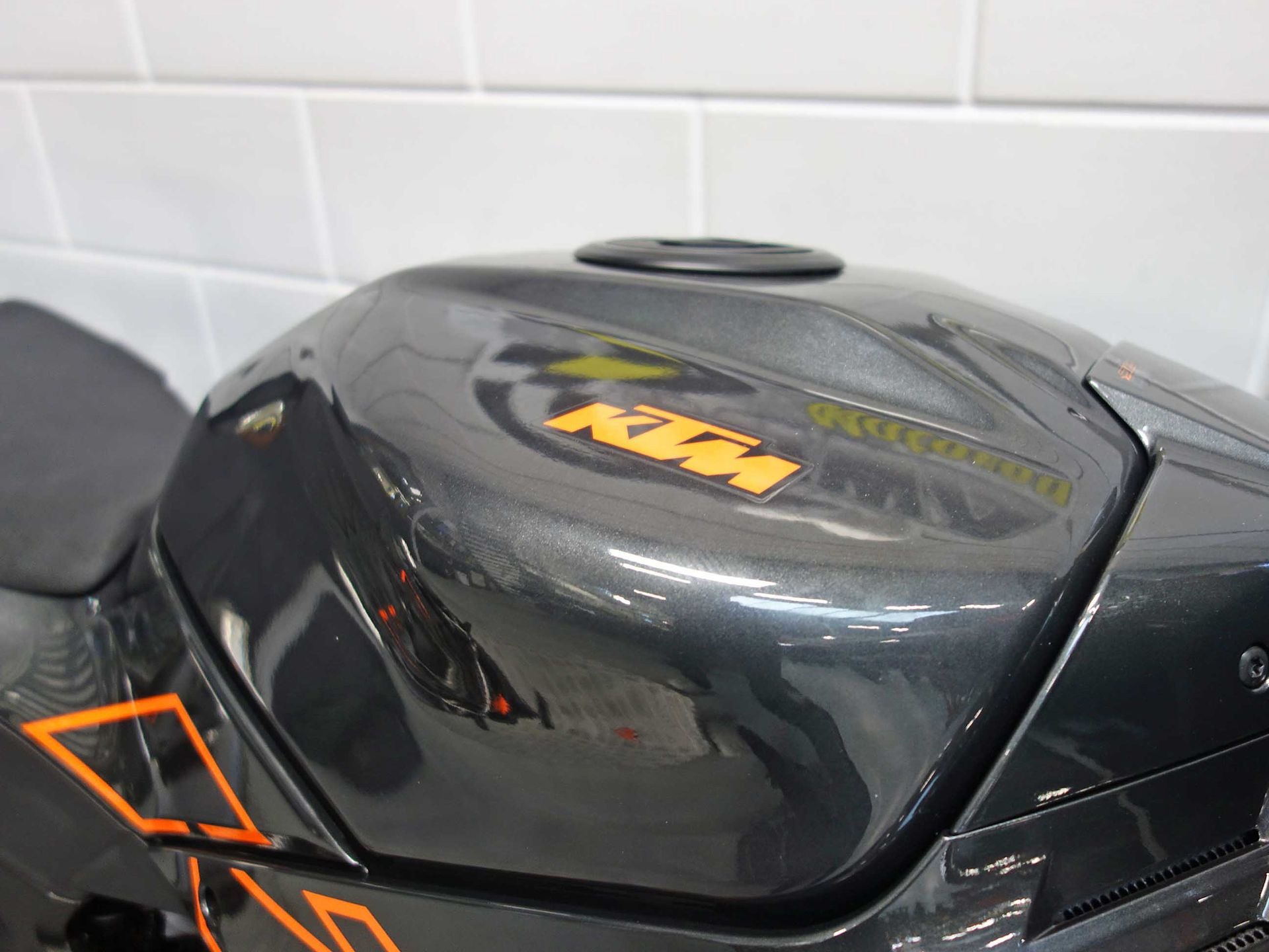 56632545-7 Nieuwe KTM 990 supersport met 947cc motor uit 2026 bij NIWA Motoren