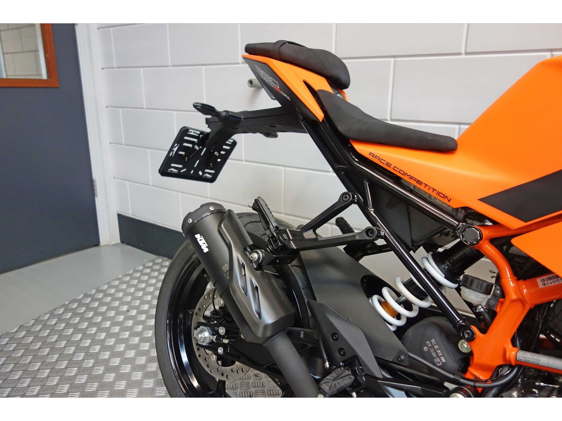 56632592-4 Nieuwe KTM 390 supersport met 390cc motor uit 2026 bij NIWA Motoren