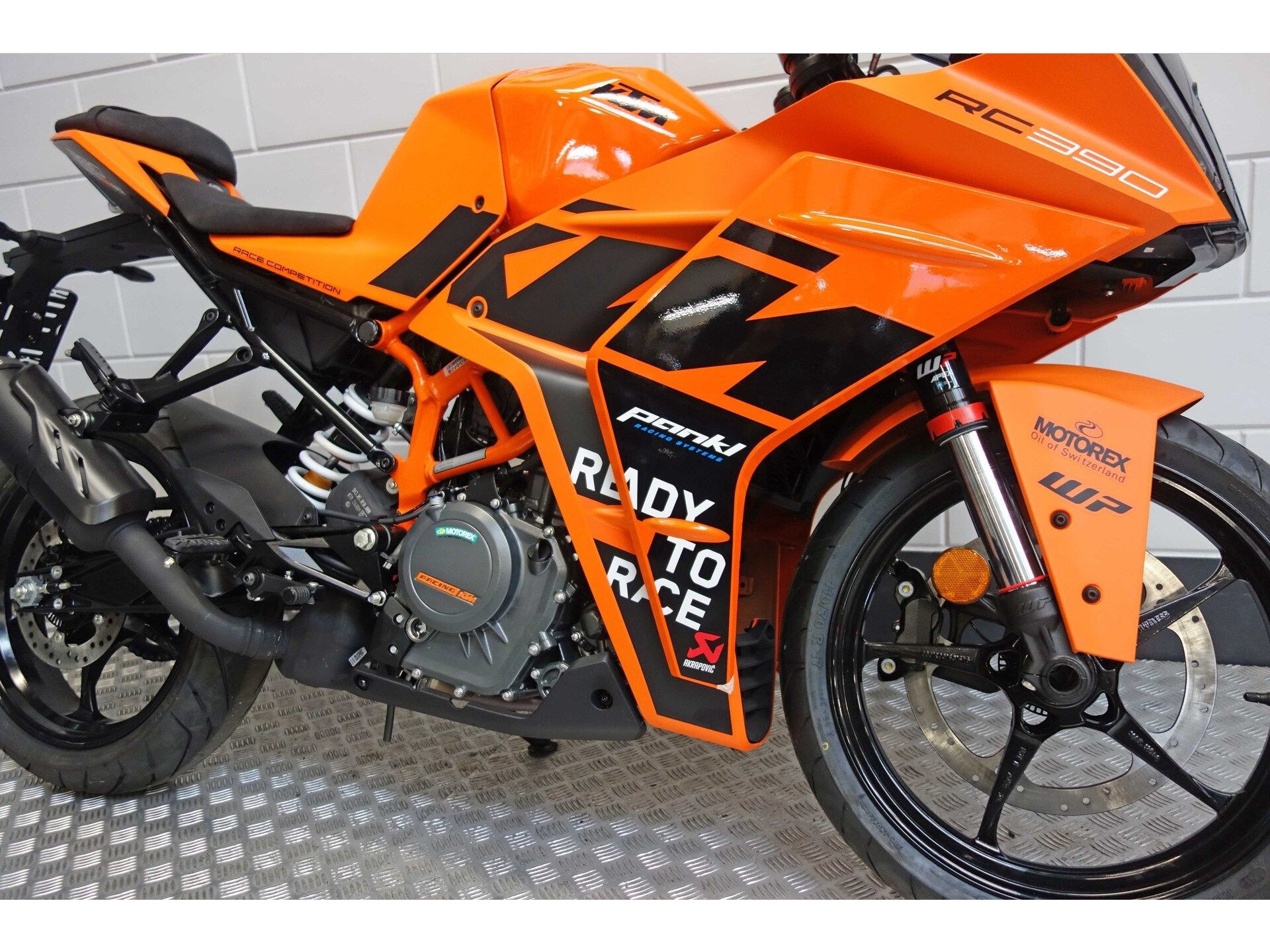 56632592-5 Nieuwe KTM 390 supersport met 390cc motor uit 2026 bij NIWA Motoren