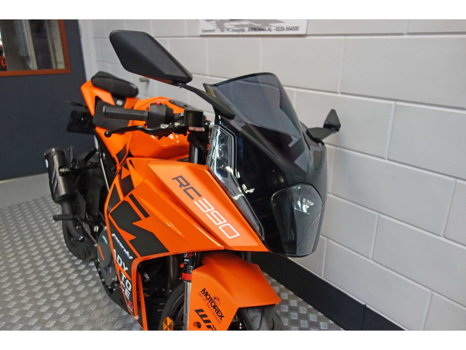 56632592-6 Nieuwe KTM 390 supersport met 390cc motor uit 2026 bij NIWA Motoren