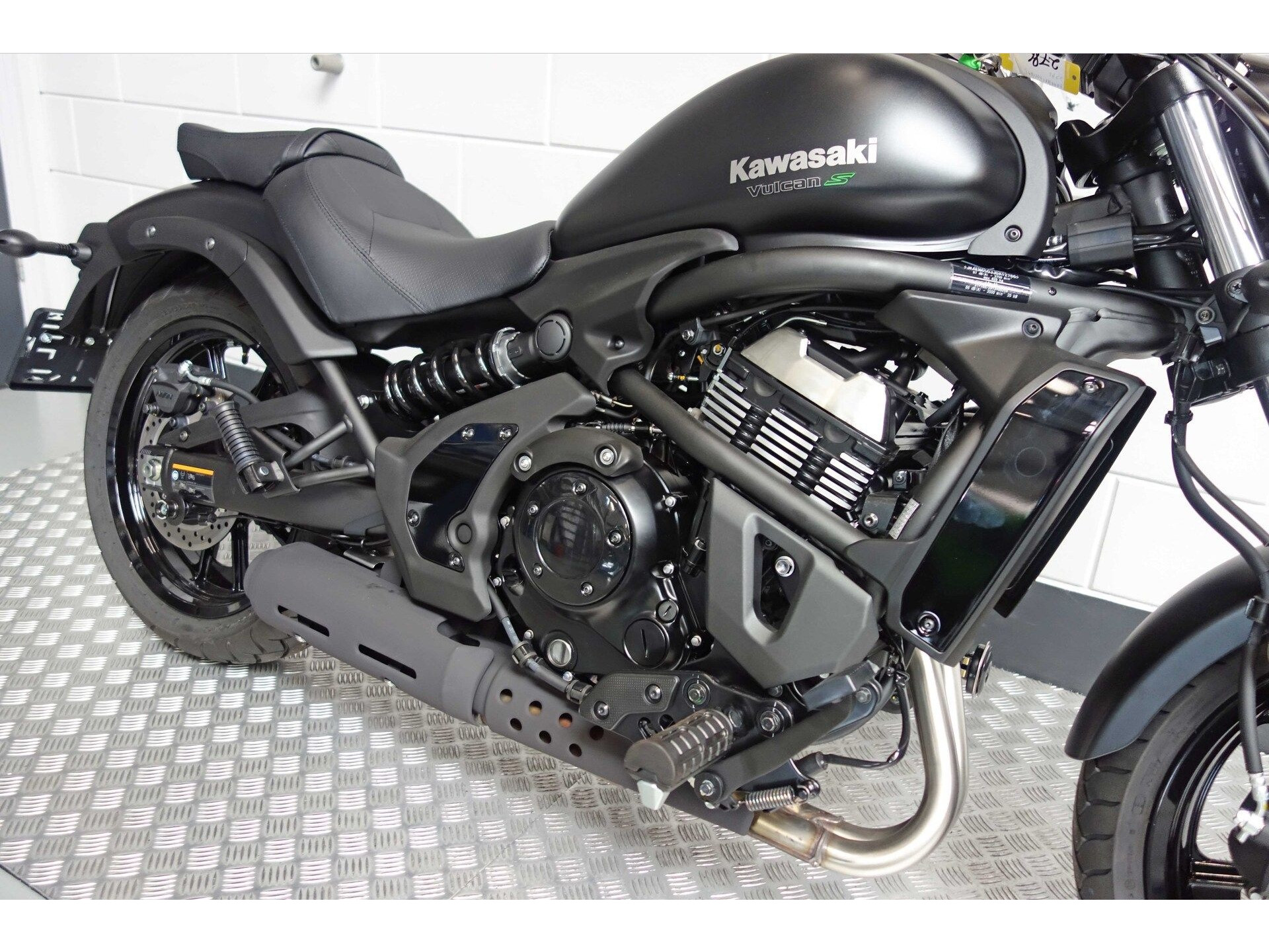 56632740-4 Nieuwe Kawasaki Vulcan chopper met 649cc motor uit 2026 bij NIWA Motoren