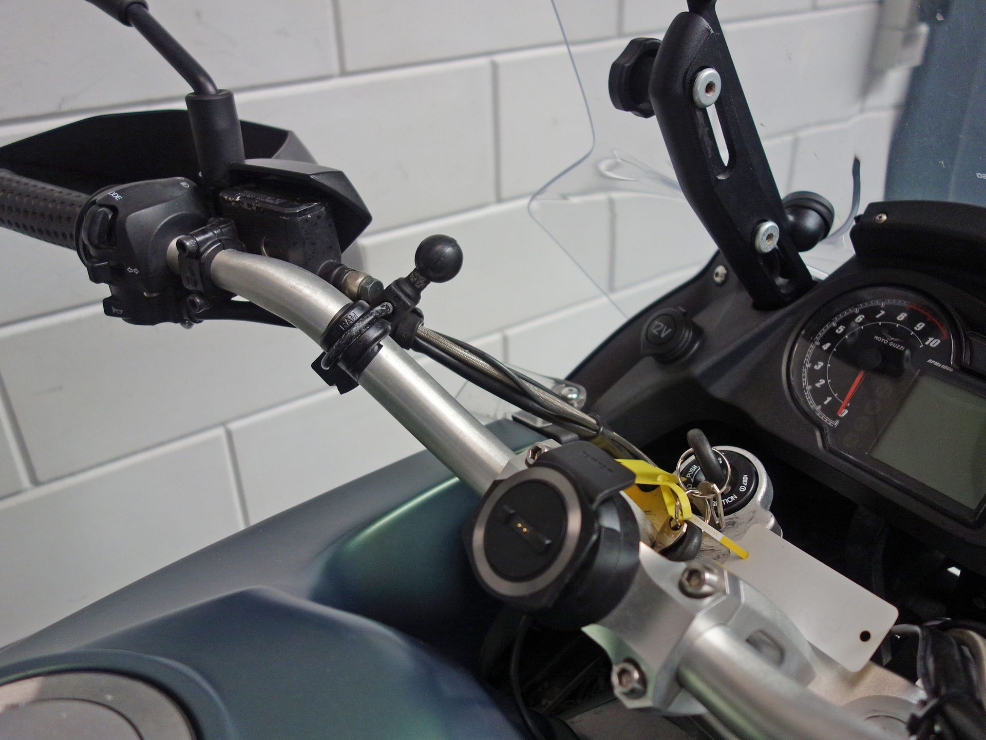 56632747-6 Gebruikte Moto Guzzi Stelvio all-road met 1151cc motor uit 2013 bij NIWA Motoren