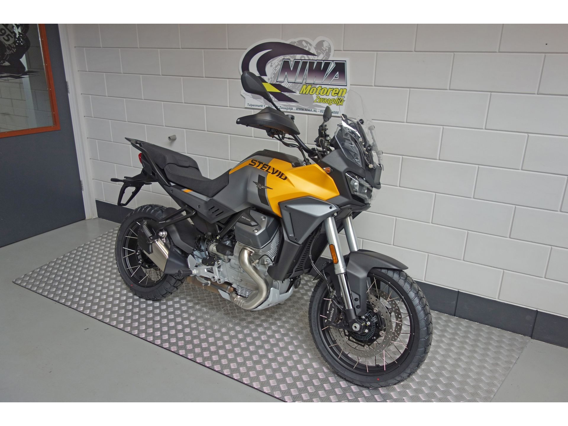 56632760-3 Nieuwe Moto Guzzi Stelvio tour met 1151cc motor uit 2026 bij NIWA Motoren