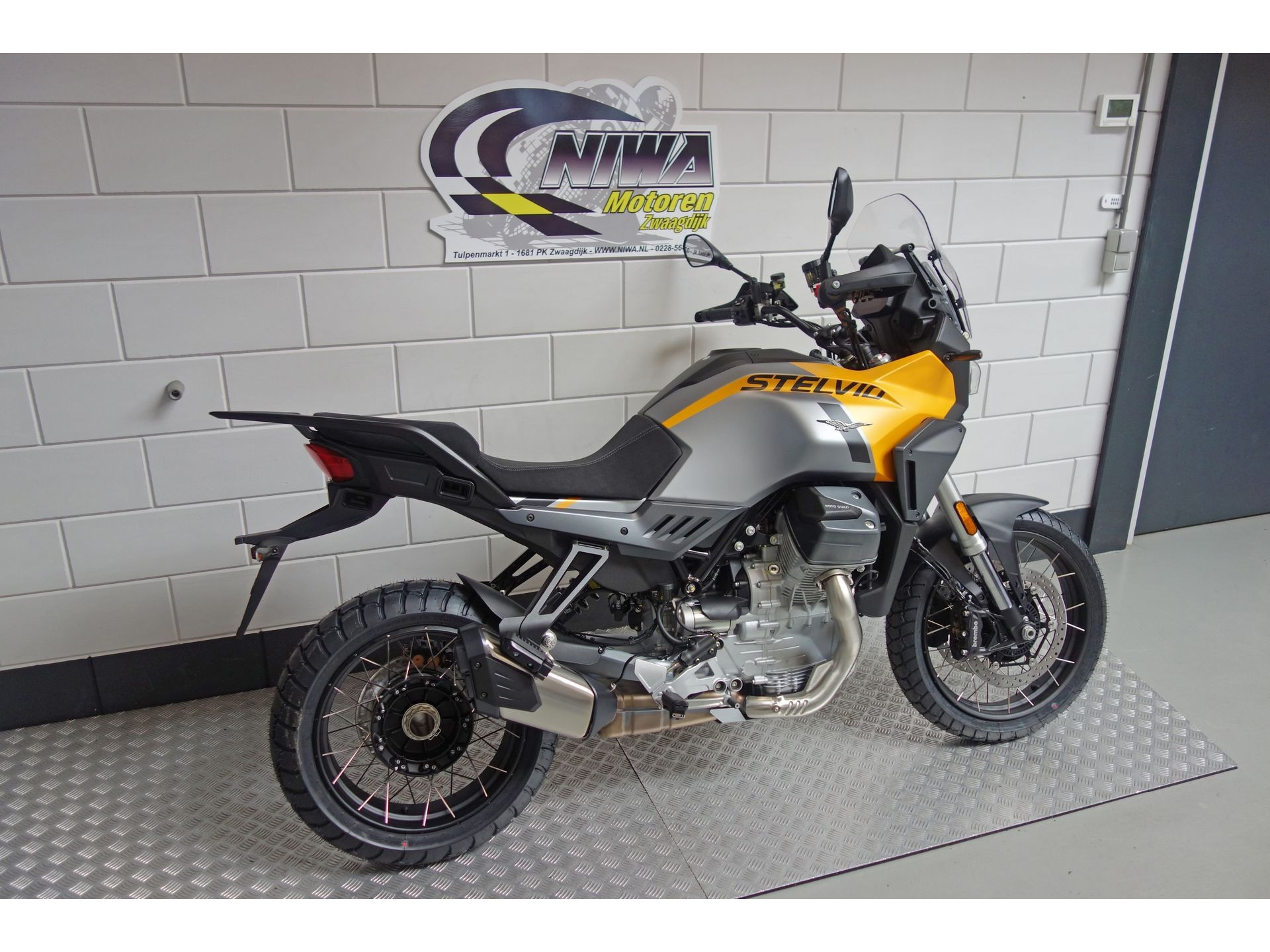 56632760-4 Nieuwe Moto Guzzi Stelvio tour met 1151cc motor uit 2026 bij NIWA Motoren