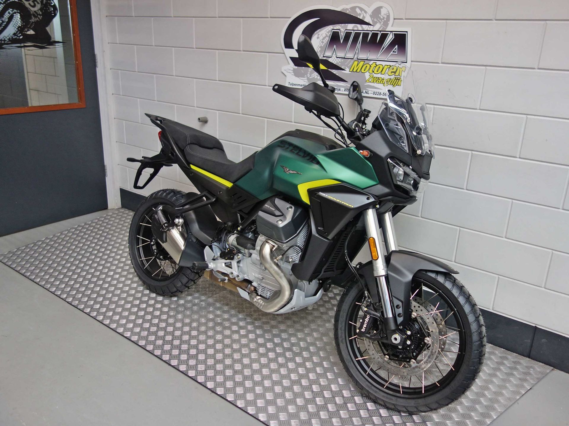 56632766-2 Nieuwe Moto Guzzi Stelvio all-road met 1151cc motor uit 2026 bij NIWA Motoren
