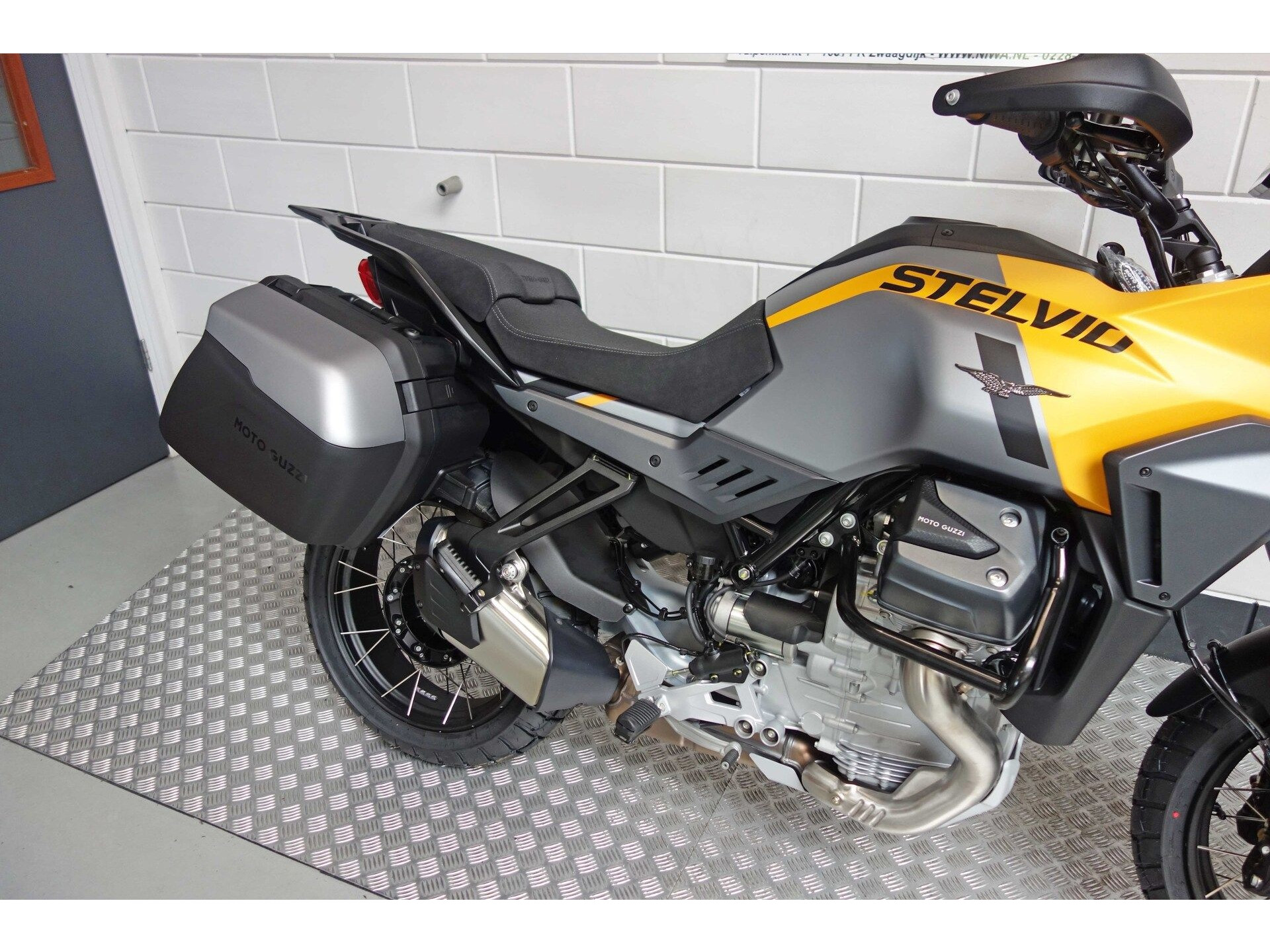 56632767-4 Nieuwe Moto Guzzi Stelvio tour met 1151cc motor uit 2026 bij NIWA Motoren