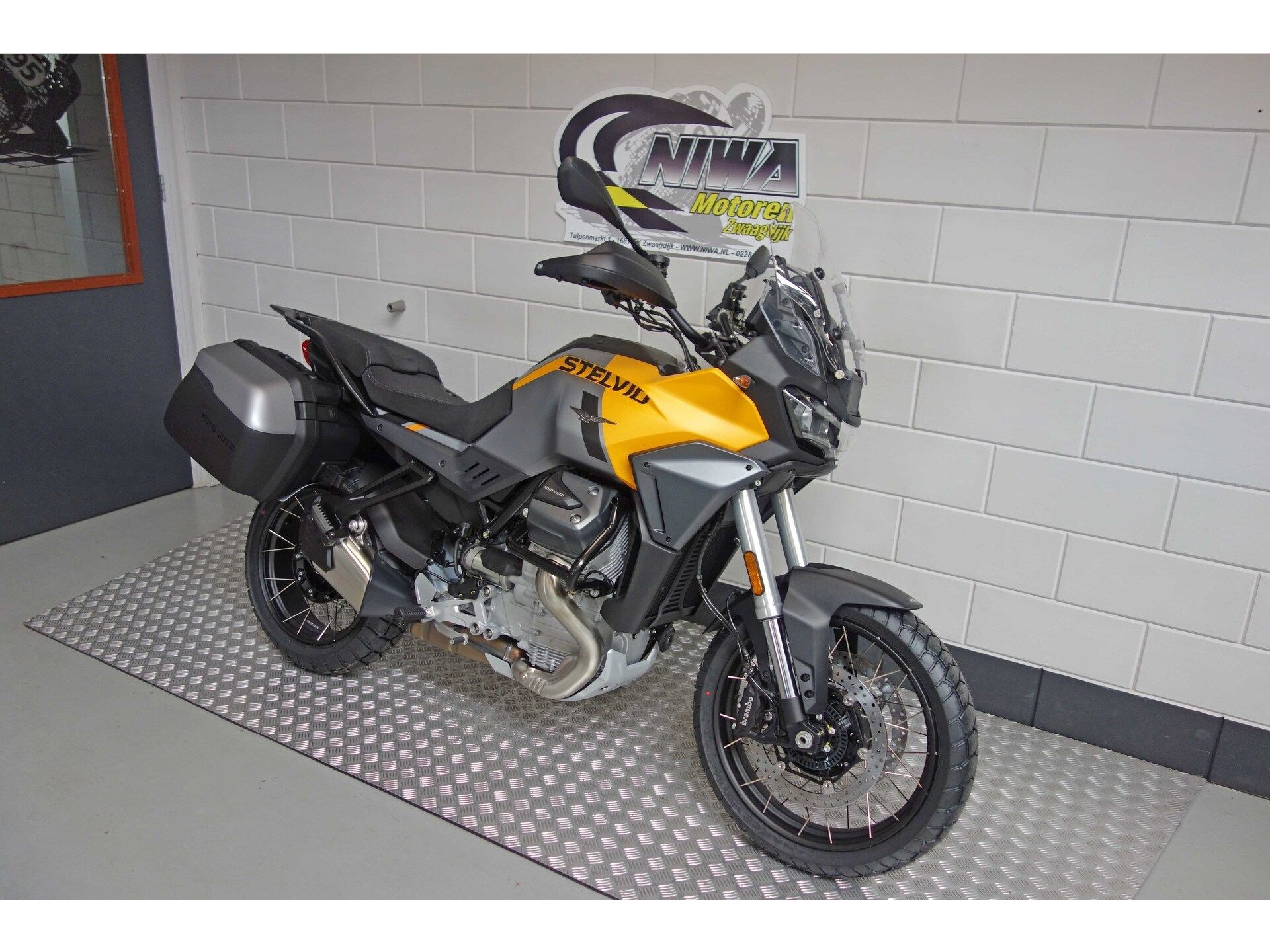 56632788-2 Nieuwe Moto Guzzi Stelvio tour met 1151cc motor uit 2026 bij NIWA Motoren