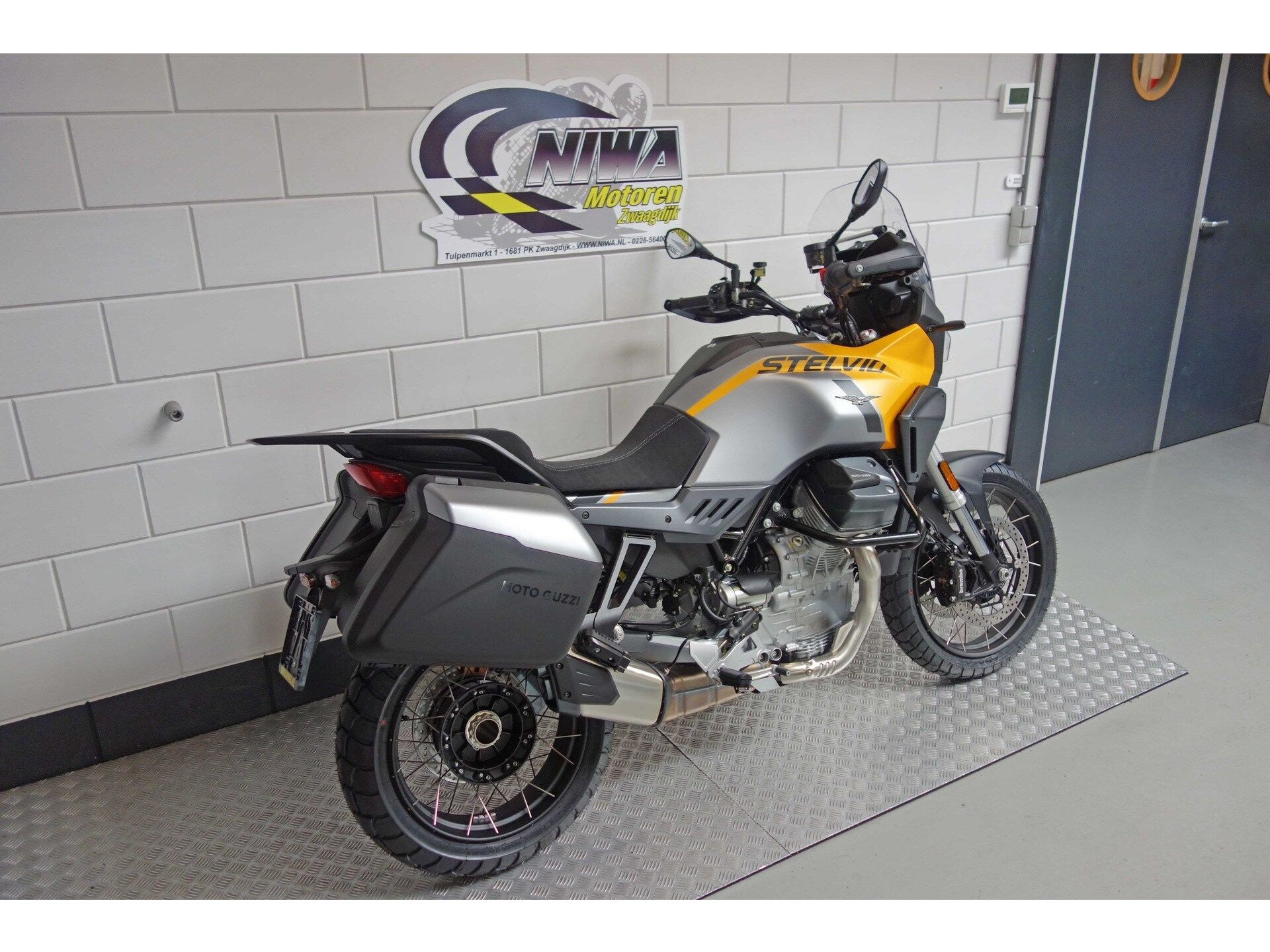 56632788-3 Nieuwe Moto Guzzi Stelvio tour met 1151cc motor uit 2026 bij NIWA Motoren