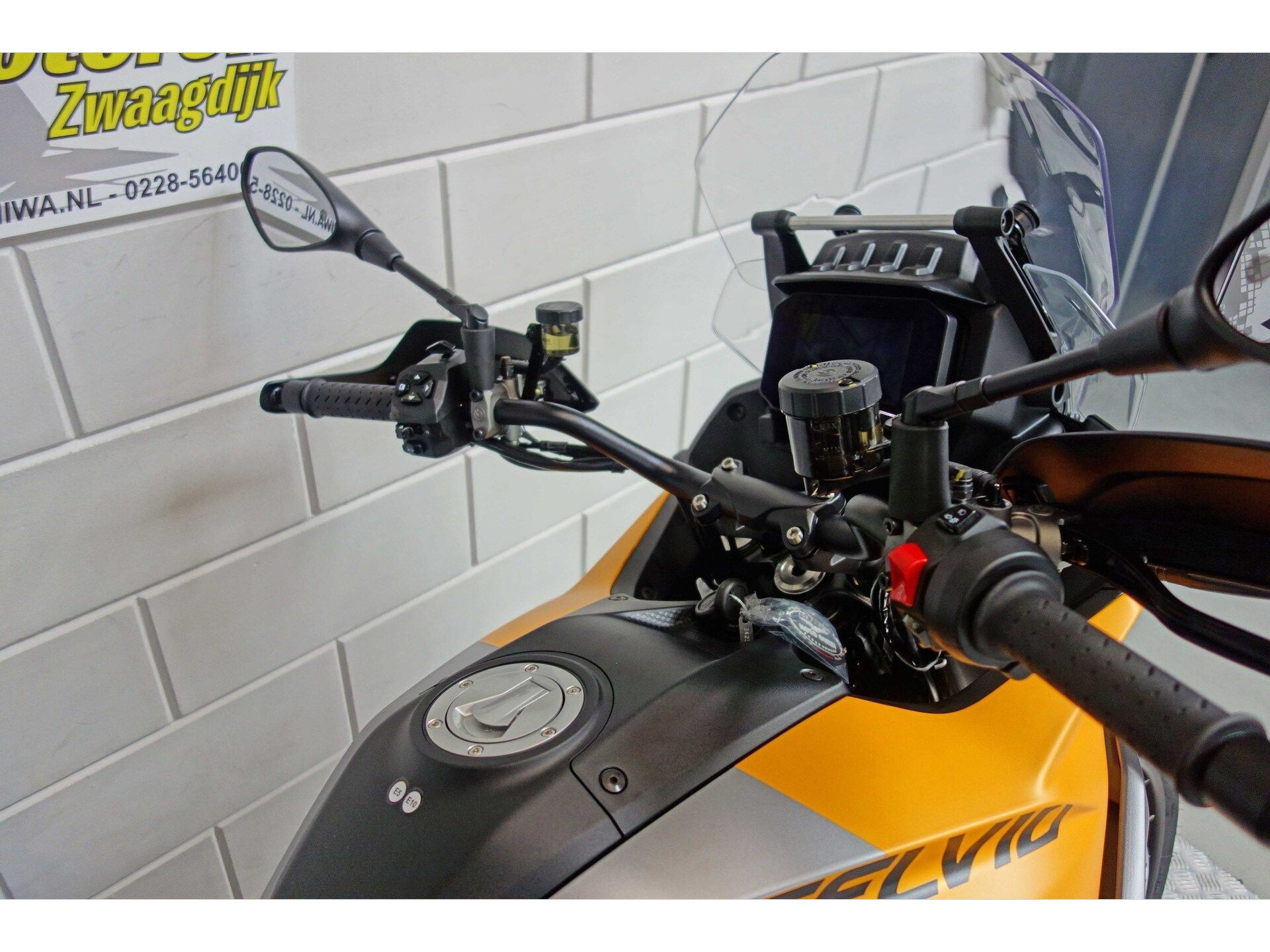 56632788-5 Nieuwe Moto Guzzi Stelvio tour met 1151cc motor uit 2026 bij NIWA Motoren