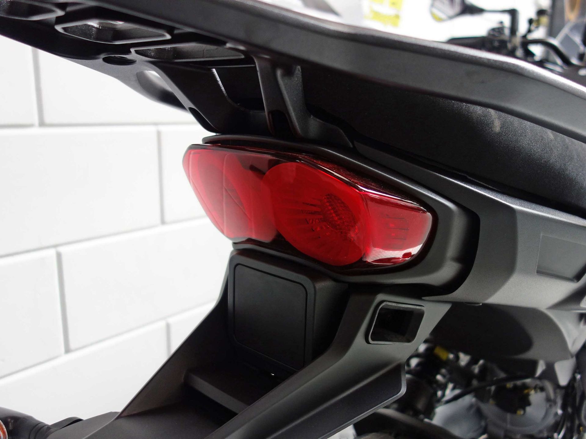 56632801-14 Nieuwe Moto Guzzi Stelvio sport/tour met 1151cc motor uit 2026 bij NIWA Motoren
