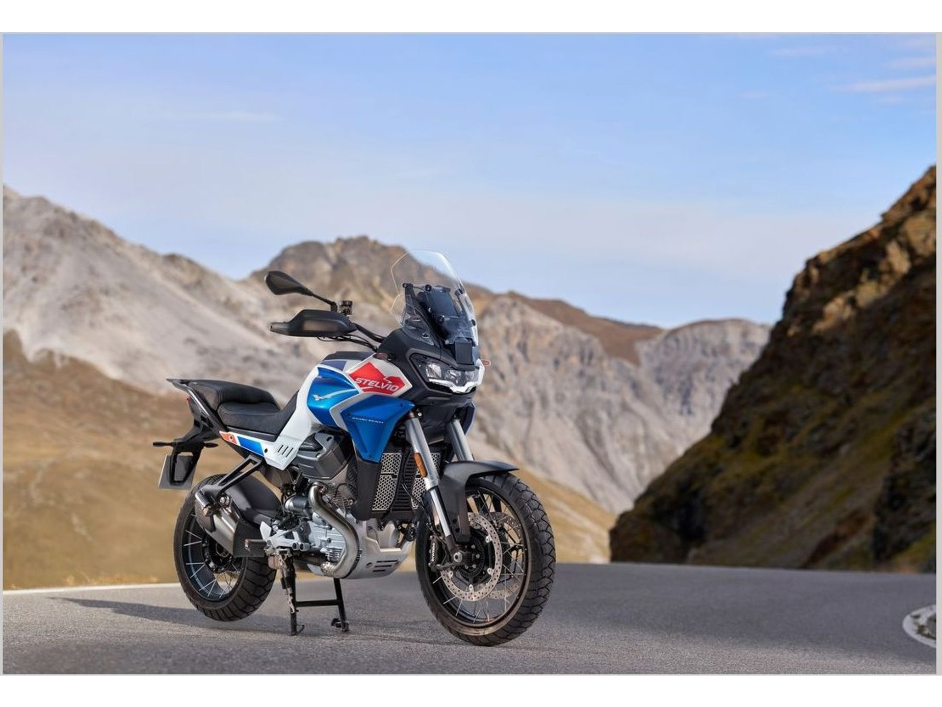 56632801-20 Nieuwe Moto Guzzi Stelvio sport/tour met 1151cc motor uit 2026 bij NIWA Motoren