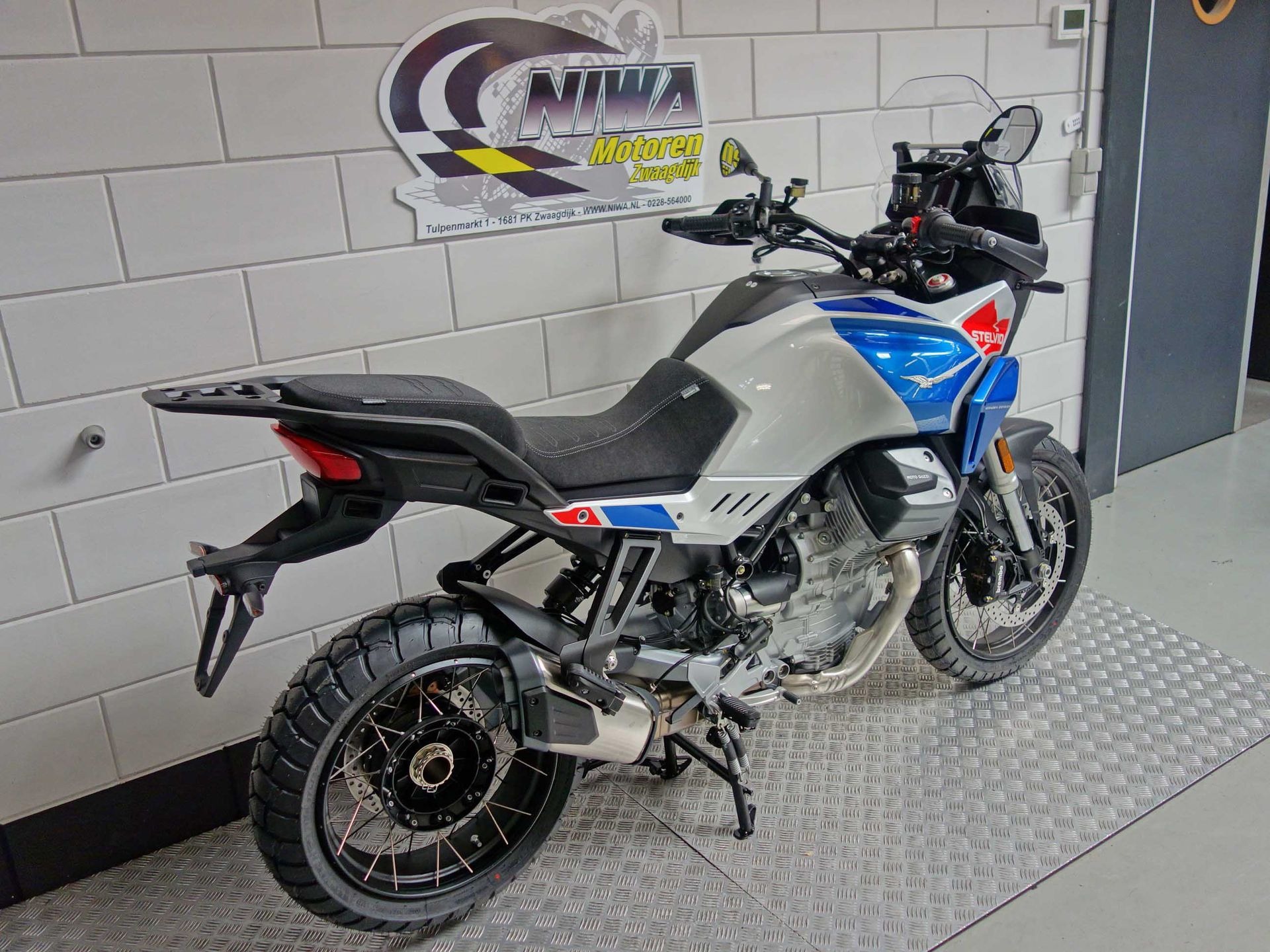 56632801-3 Nieuwe Moto Guzzi Stelvio sport/tour met 1151cc motor uit 2026 bij NIWA Motoren