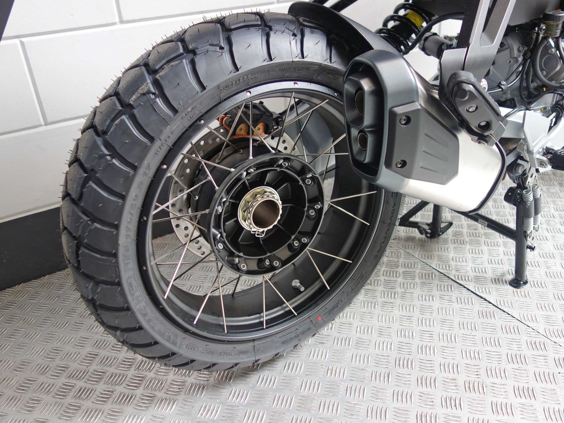 56632801-5 Nieuwe Moto Guzzi Stelvio sport/tour met 1151cc motor uit 2026 bij NIWA Motoren