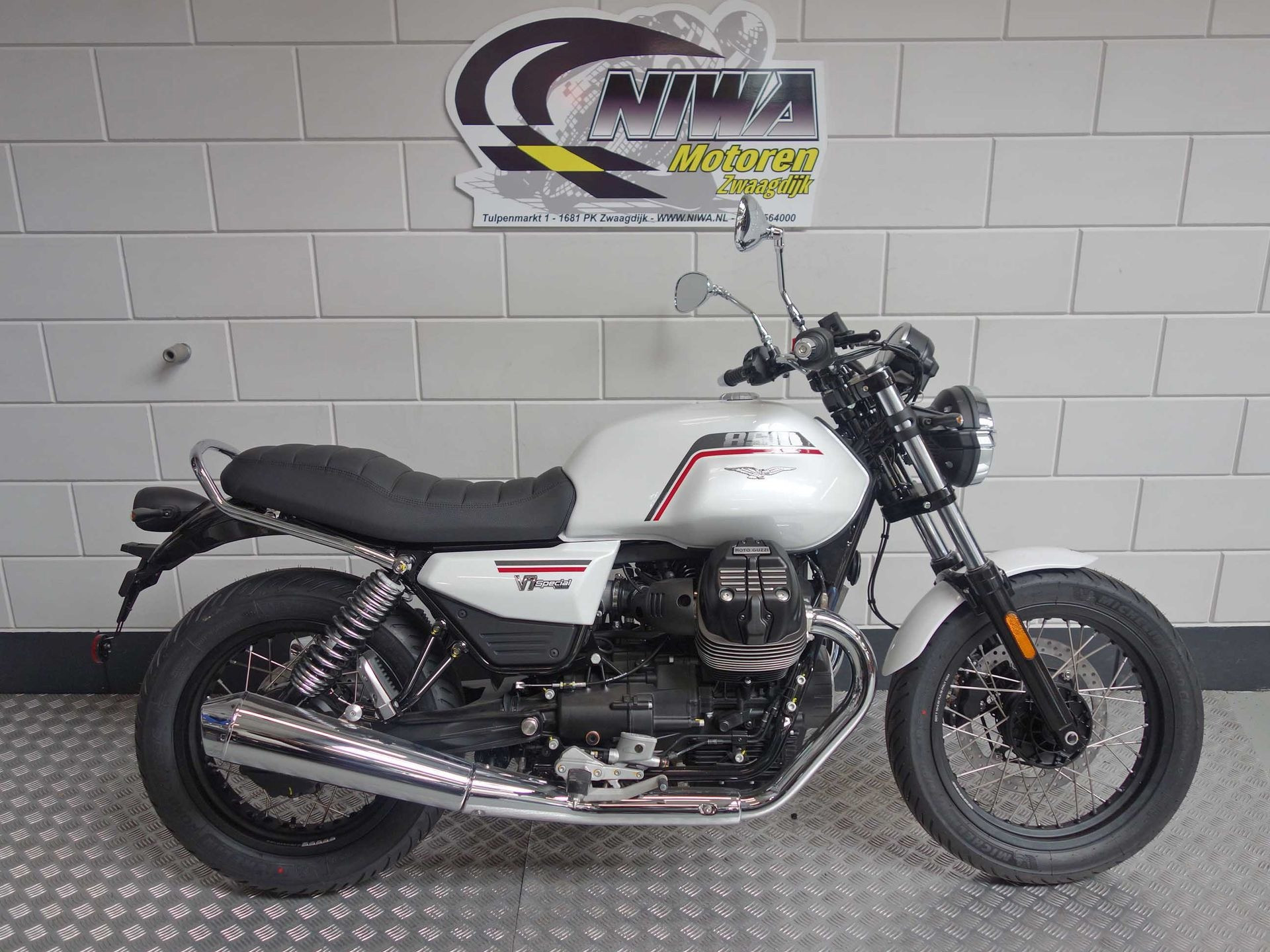 56632827-1 Nieuwe Moto Guzzi V7 tour met 853cc motor uit 2026 bij NIWA Motoren