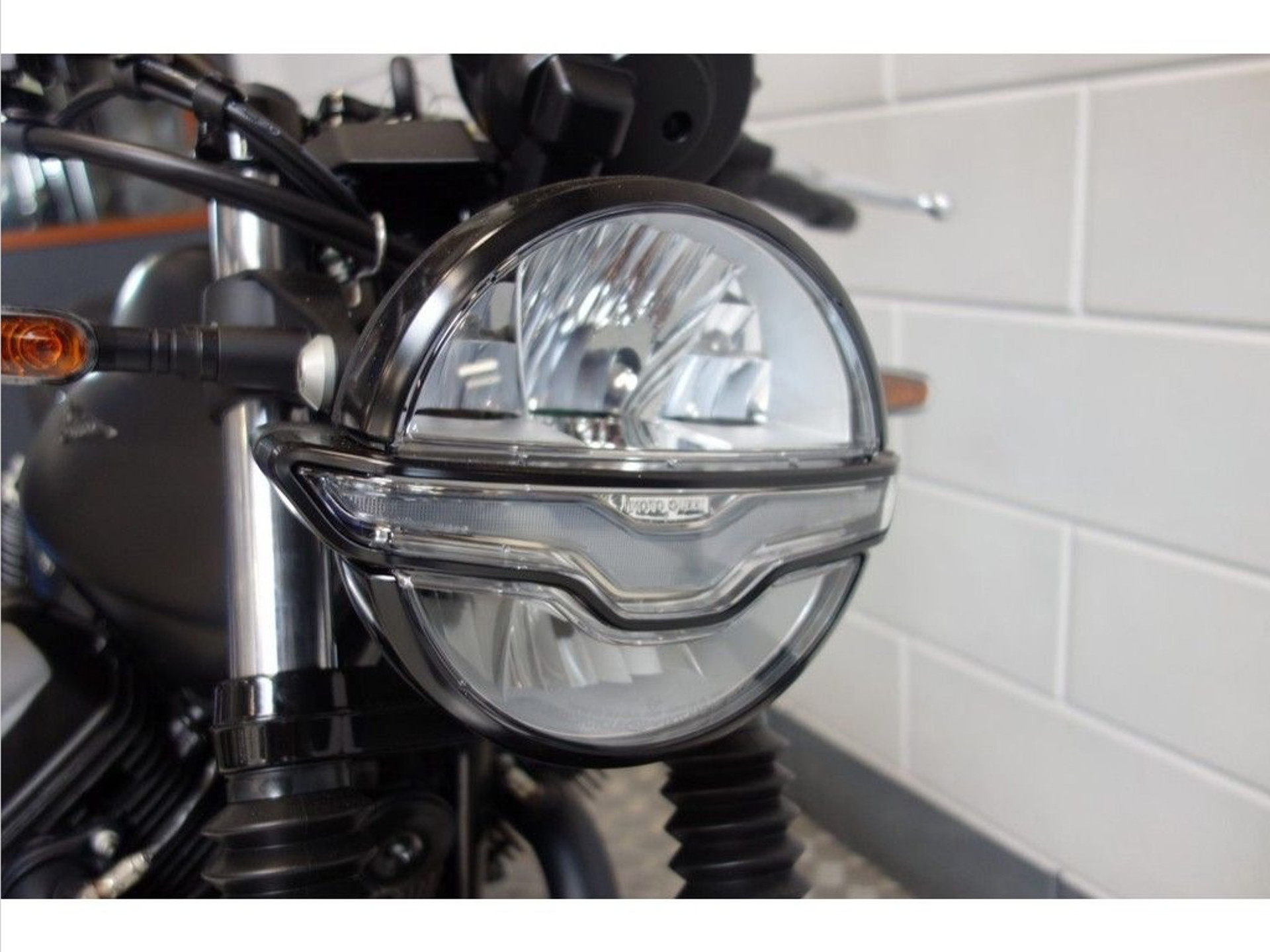56632828-5 Nieuwe Moto Guzzi V7 overig met 744cc motor uit 2026 bij NIWA Motoren