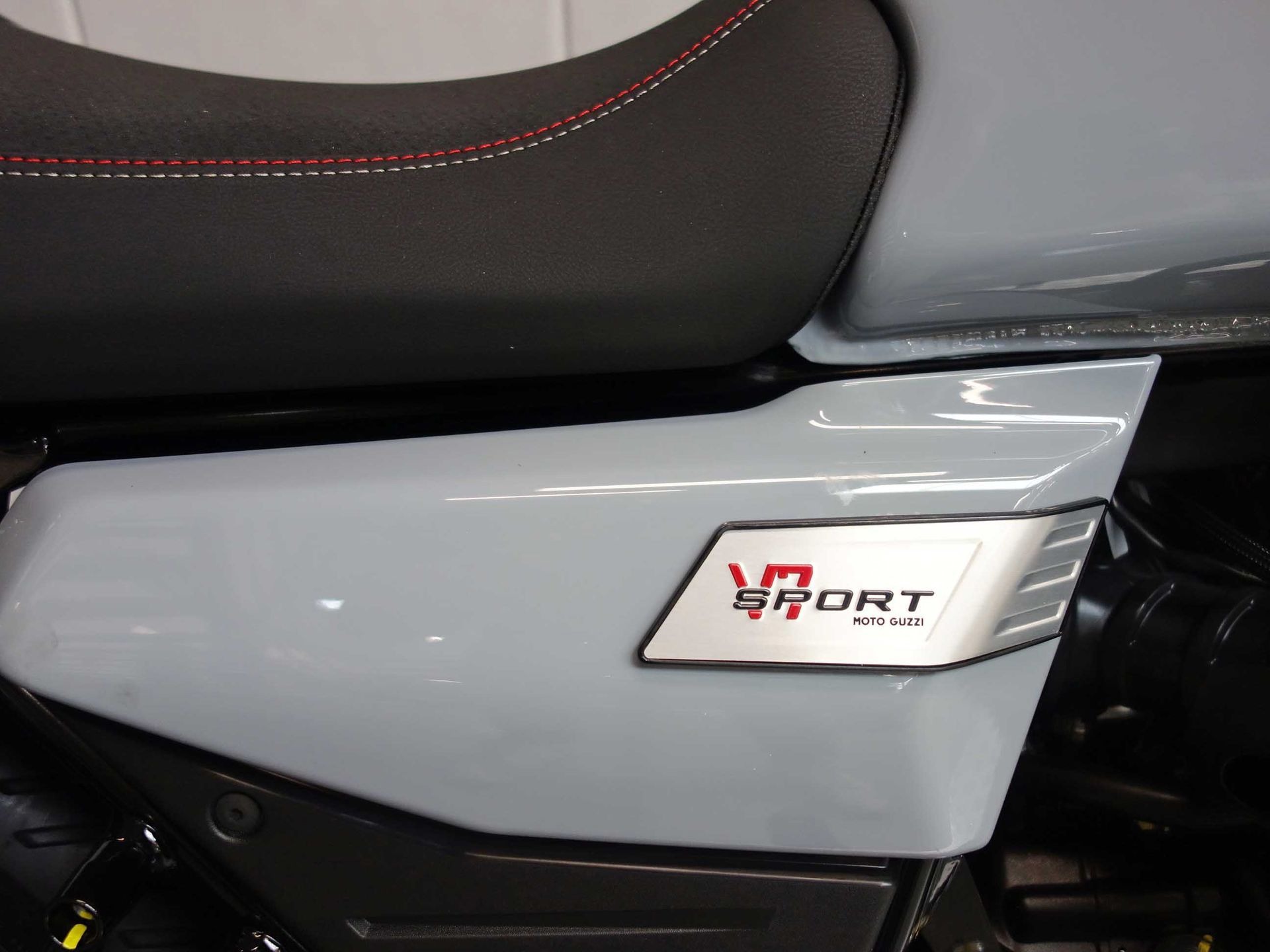 56632830-6 Nieuwe Moto Guzzi V7 sport met 850cc motor uit 2026 bij NIWA Motoren
