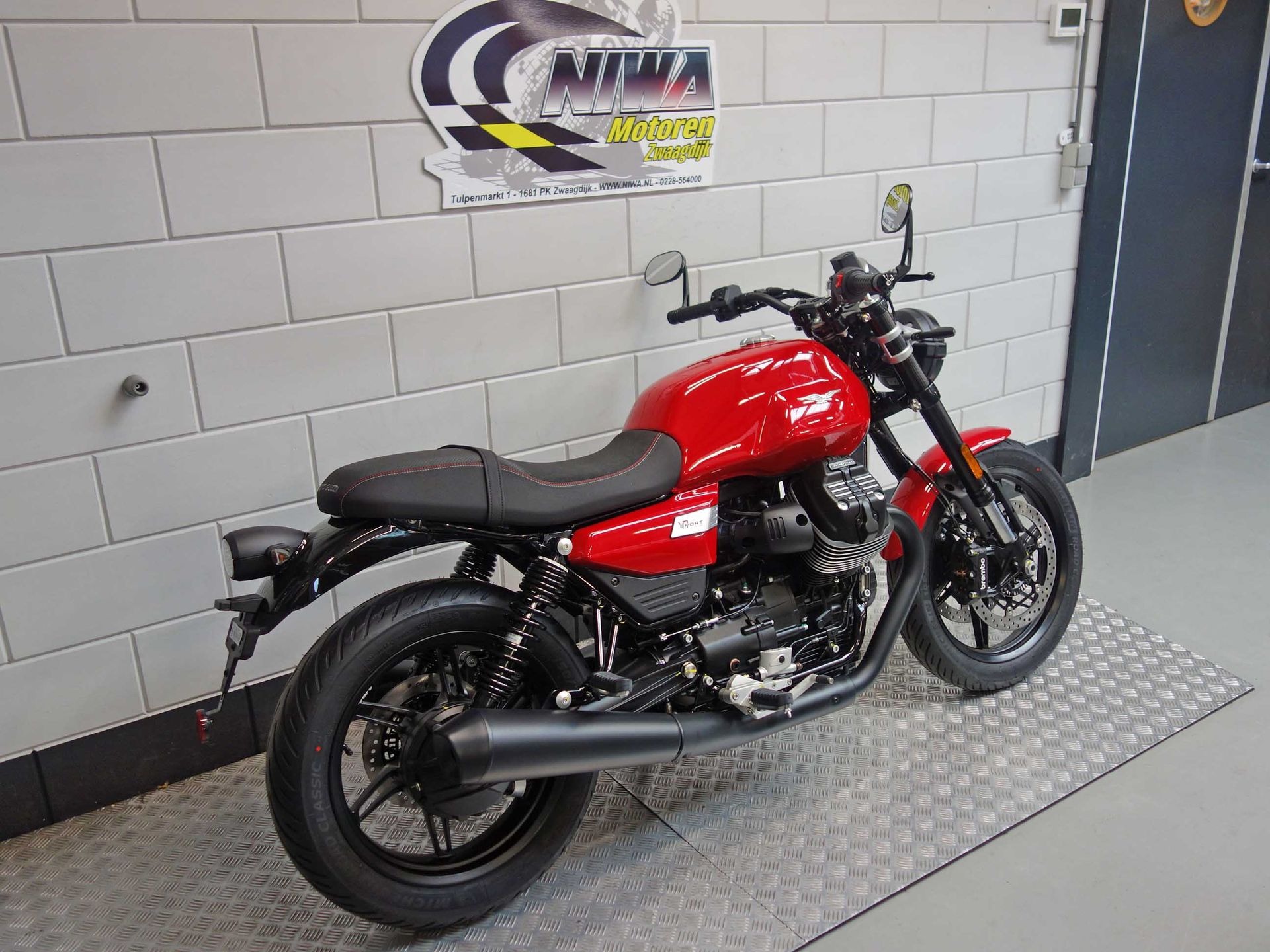 56632837-2 Nieuwe Moto Guzzi V7 sport met 850cc motor uit 2026 bij NIWA Motoren