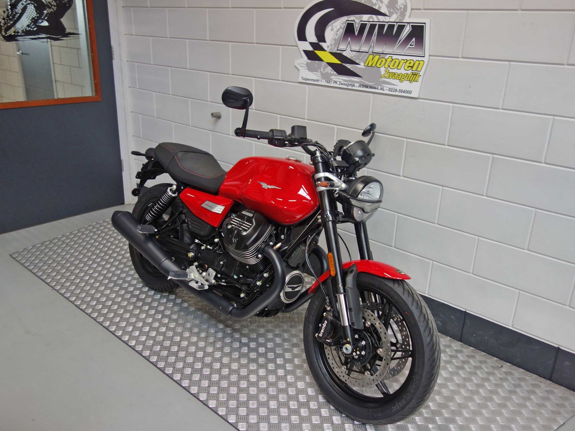 56632837-3 Nieuwe Moto Guzzi V7 sport met 850cc motor uit 2026 bij NIWA Motoren