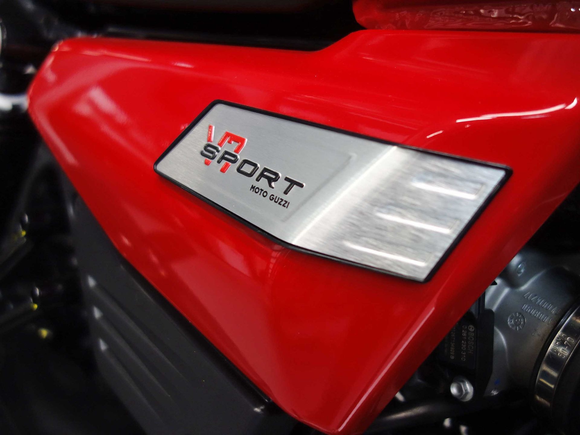 56632837-5 Nieuwe Moto Guzzi V7 sport met 850cc motor uit 2026 bij NIWA Motoren