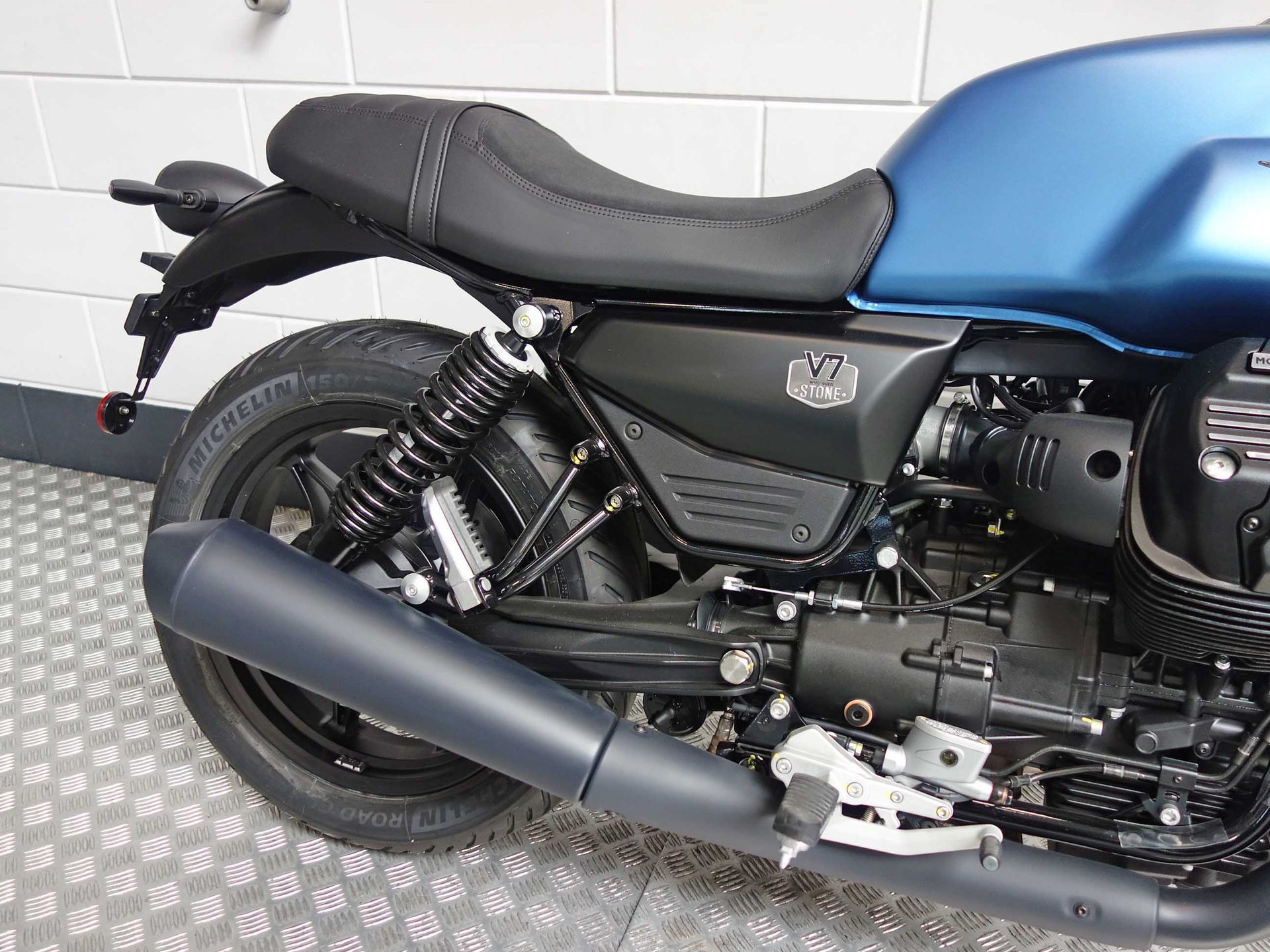 56632845-4 Nieuwe Moto Guzzi V7 sport met 853cc motor uit 2026 bij NIWA Motoren