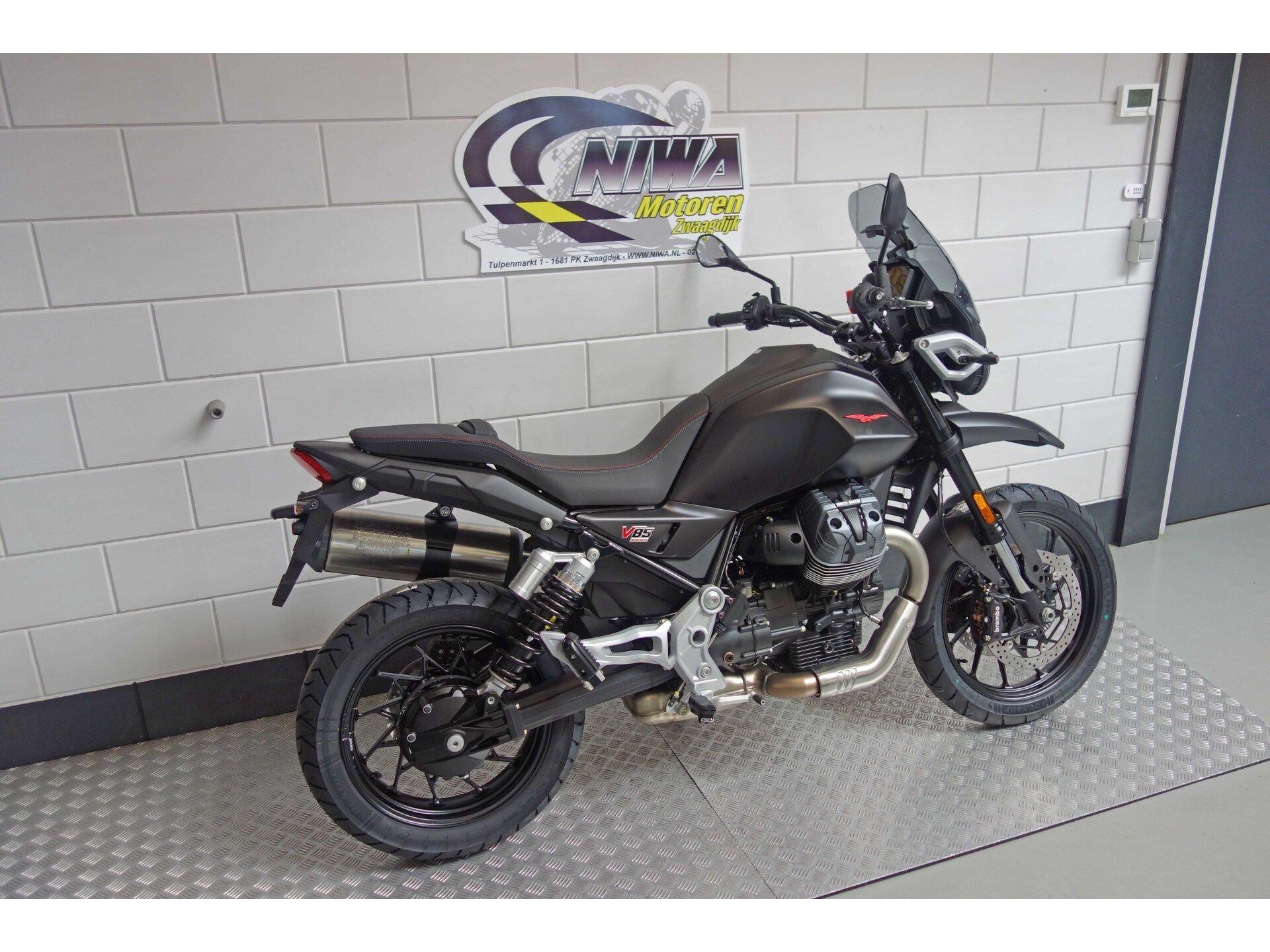 56632854-3 Gebruikte Moto Guzzi V85 tour met 853cc motor uit 2024 bij NIWA Motoren