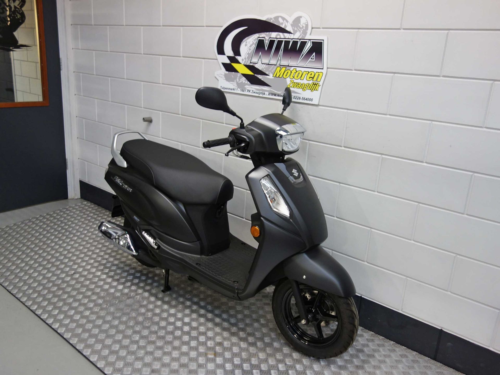 56632908-3 Nieuwe Suzuki motorscooter met 125cc motor uit 2026 bij NIWA Motoren