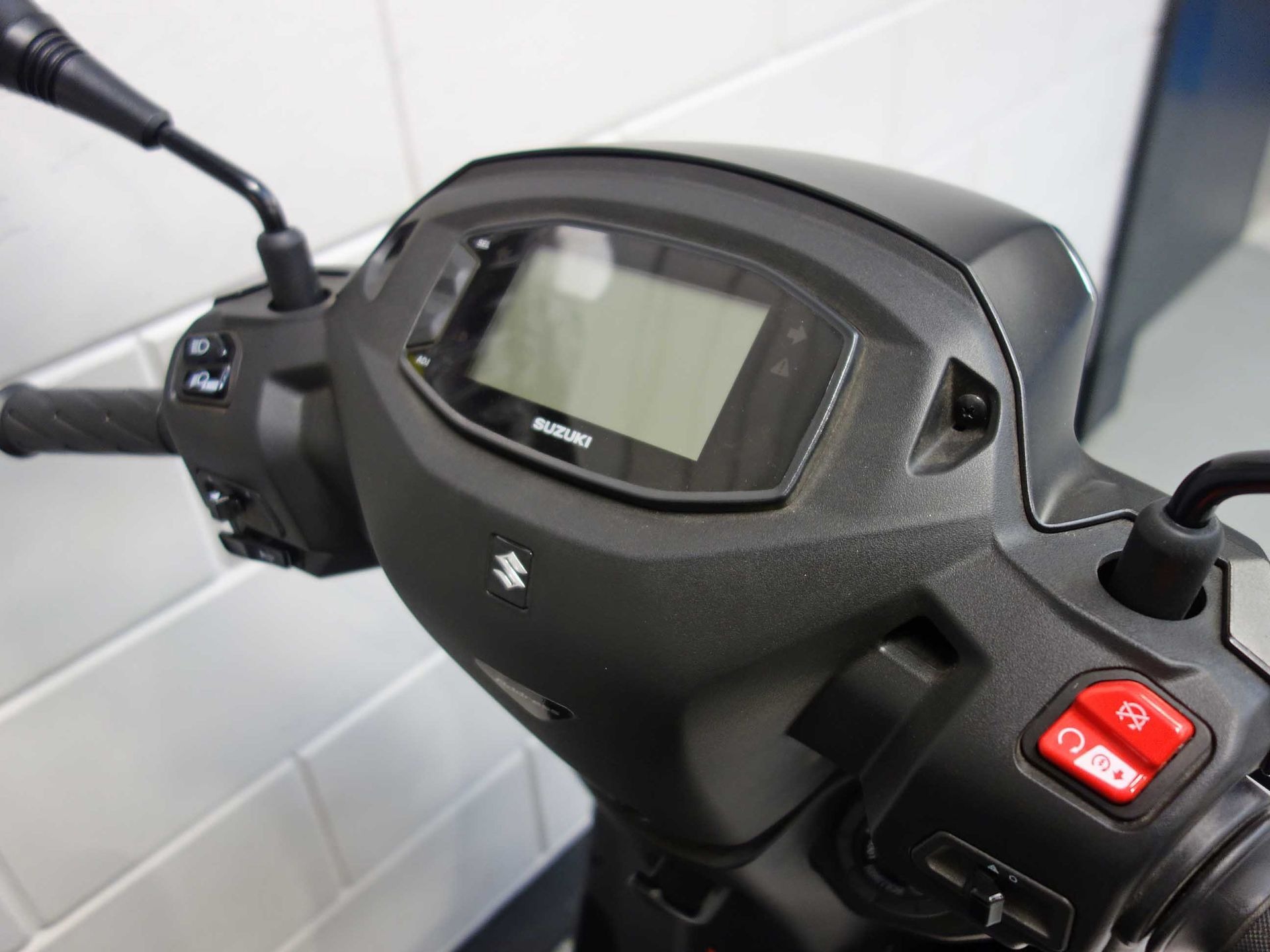 56632908-7 Nieuwe Suzuki motorscooter met 125cc motor uit 2026 bij NIWA Motoren
