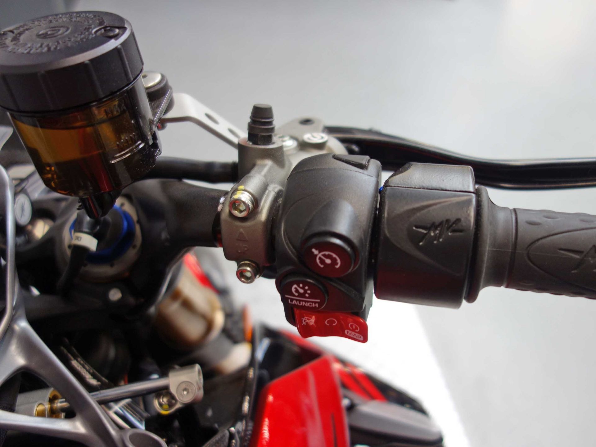 56632909-13 Nieuwe MV Agusta Rush naked bike met 998cc motor uit 2026 bij NIWA Motoren