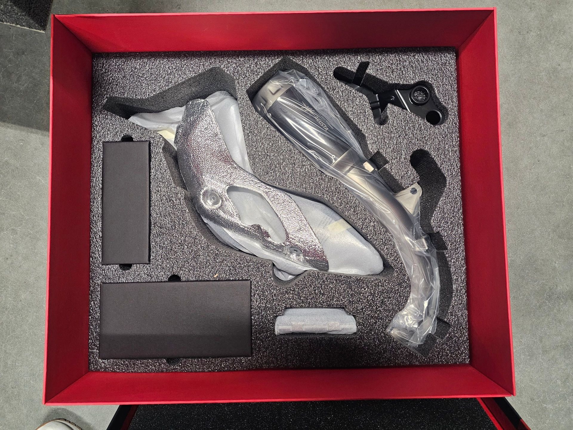56632909-19 Nieuwe MV Agusta Rush naked bike met 998cc motor uit 2026 bij NIWA Motoren