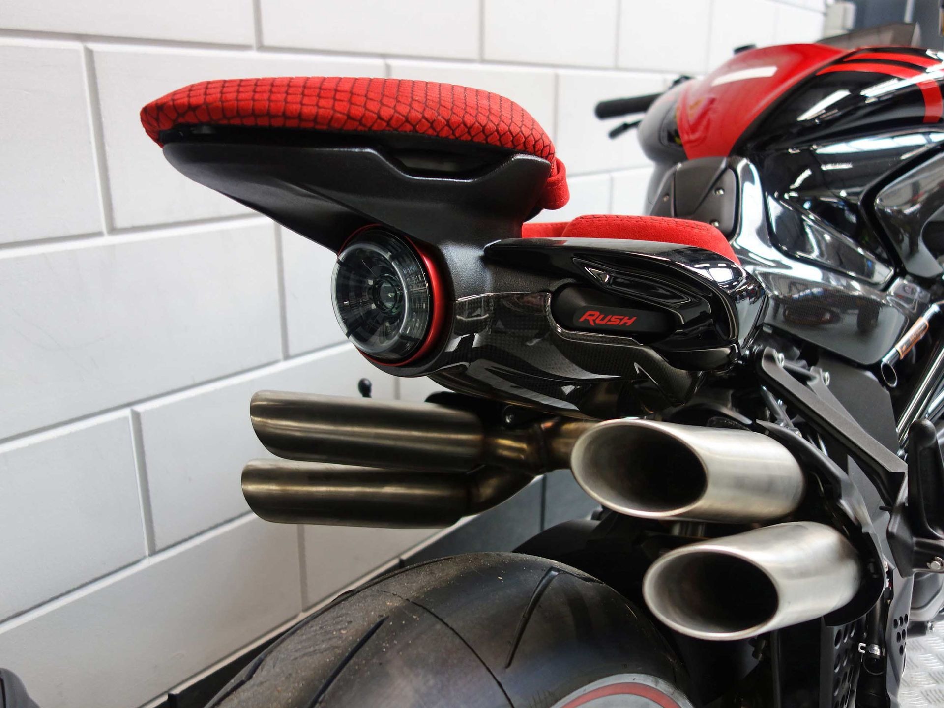56632909-5 Nieuwe MV Agusta Rush naked bike met 998cc motor uit 2026 bij NIWA Motoren