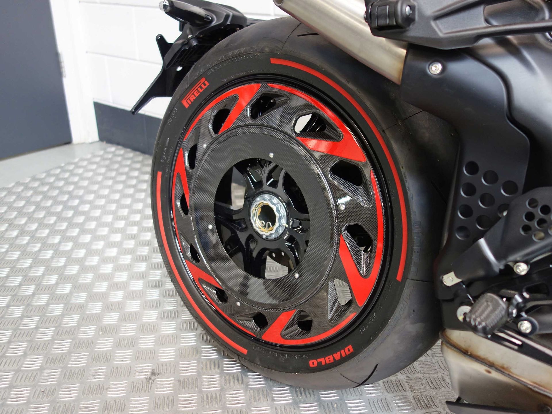 56632909-6 Nieuwe MV Agusta Rush naked bike met 998cc motor uit 2026 bij NIWA Motoren