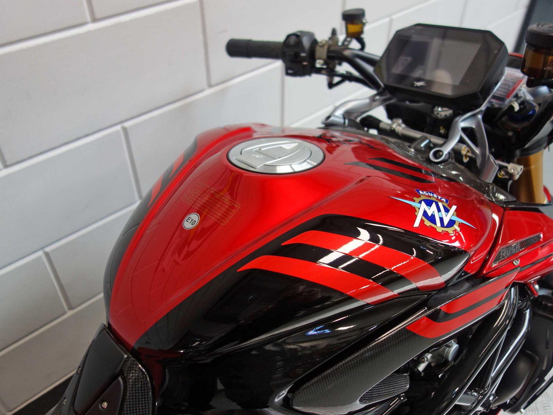 56632909-7 Nieuwe MV Agusta Rush naked bike met 998cc motor uit 2026 bij NIWA Motoren