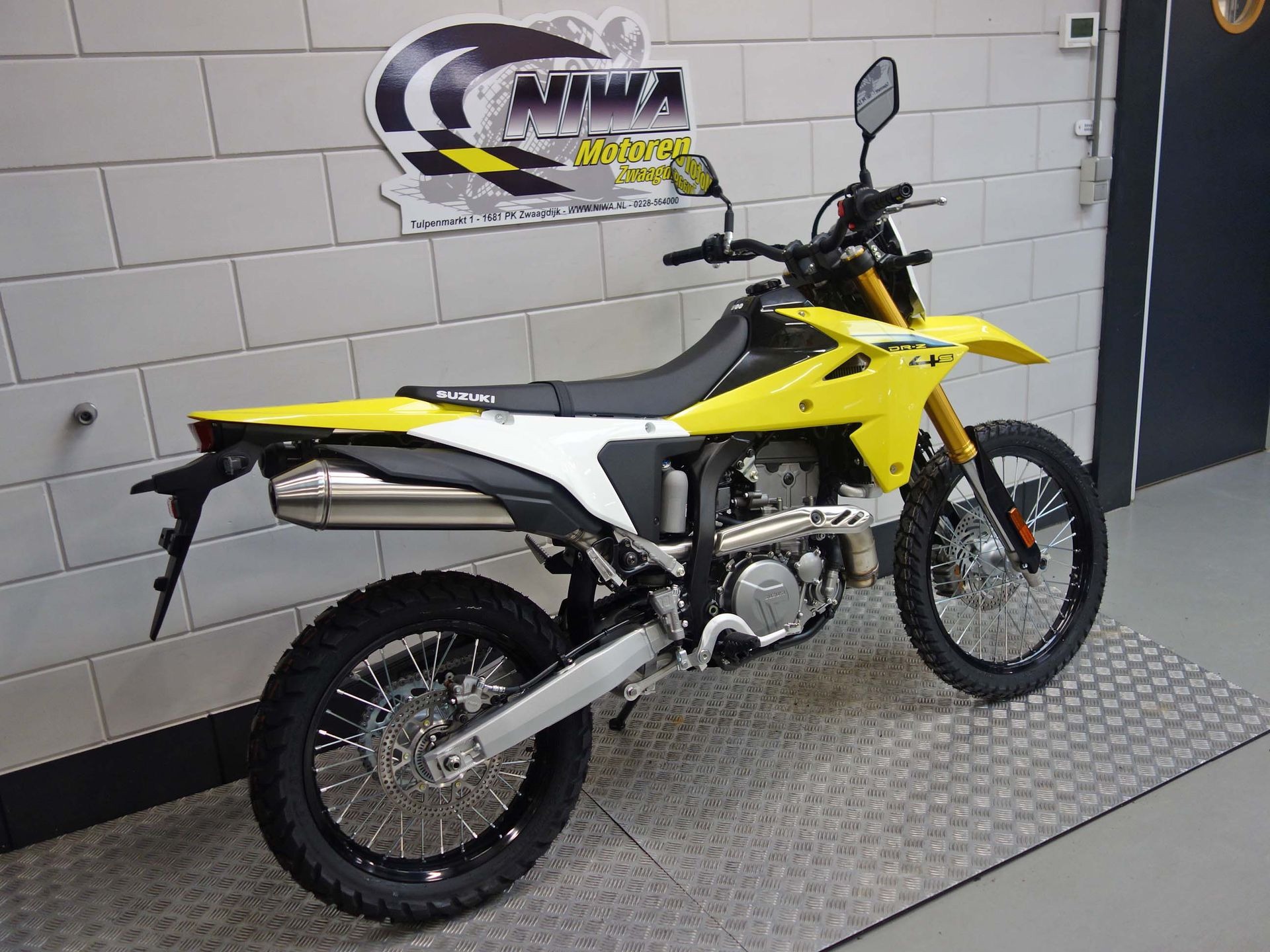 56632914-2 Nieuwe Suzuki enduro met 400cc motor uit 2026 bij NIWA Motoren