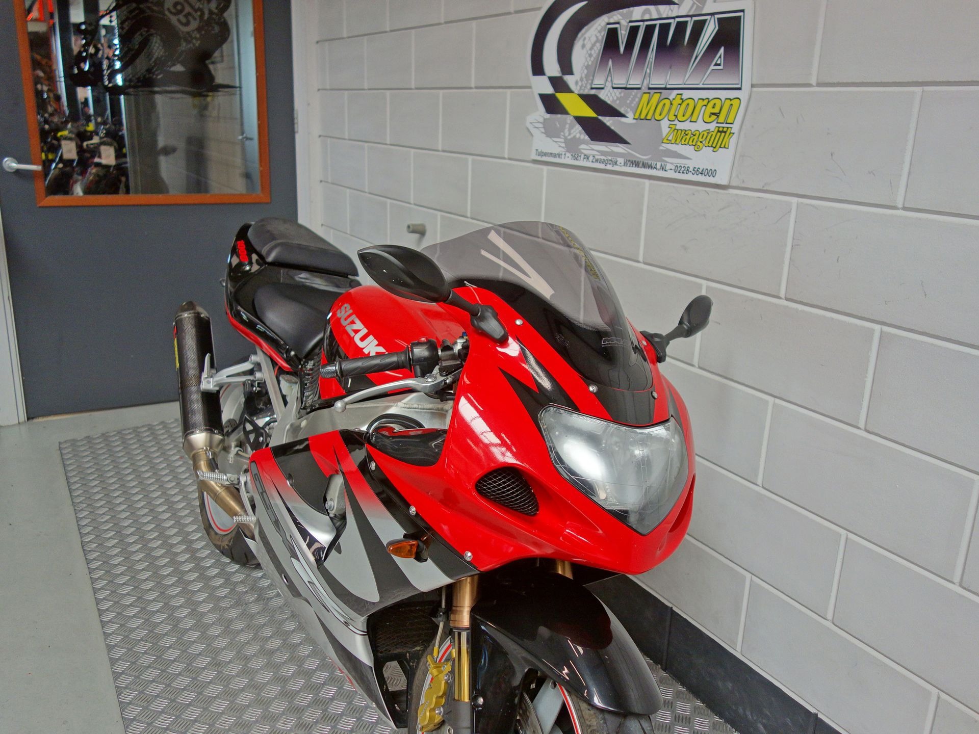 56633055-6 Gebruikte Suzuki GSX supersport met 988cc motor uit 2001 bij NIWA Motoren
