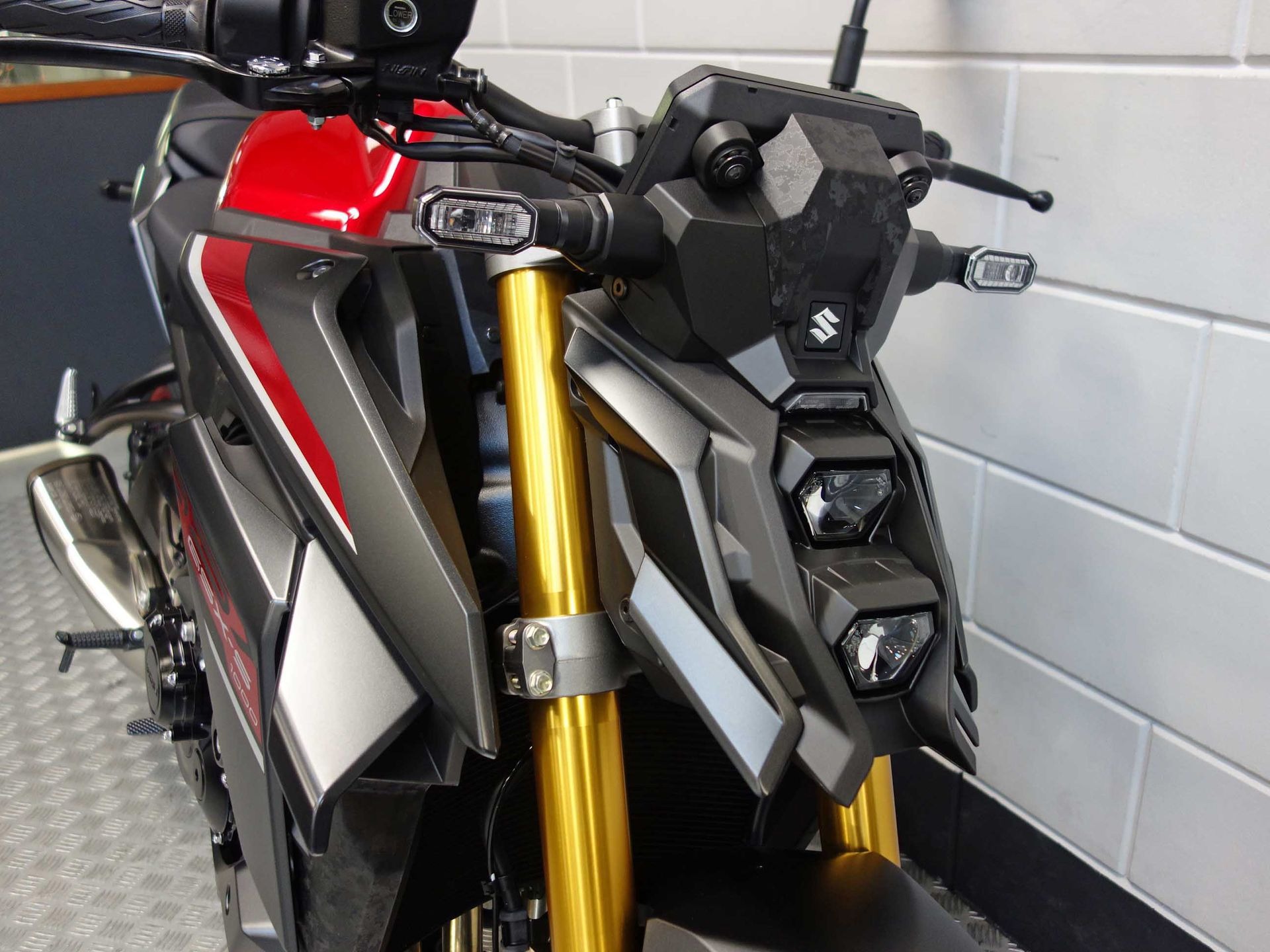 56633135-4 Nieuwe Suzuki GSX naked bike met 999cc motor uit 2026 bij NIWA Motoren