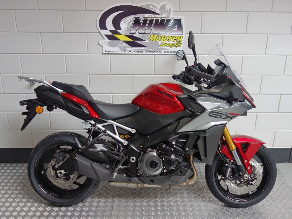 Nieuwe Suzuki GSX tour met 999cc motor uit 2025 bij NIWA Motoren