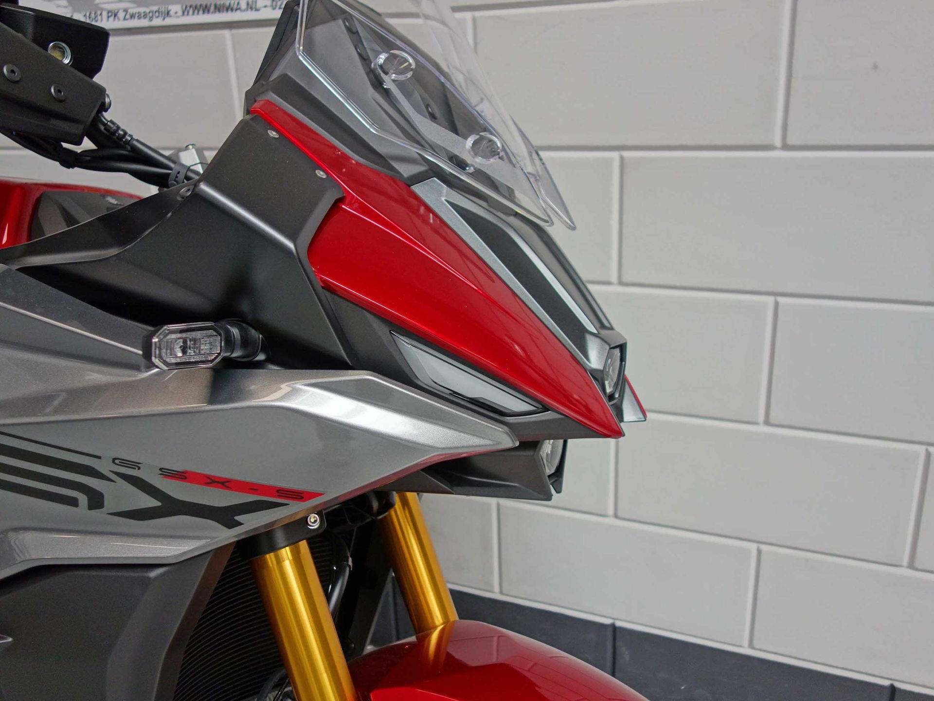56633145-6 Nieuwe Suzuki GSX tour met 999cc motor uit 2025 bij NIWA Motoren