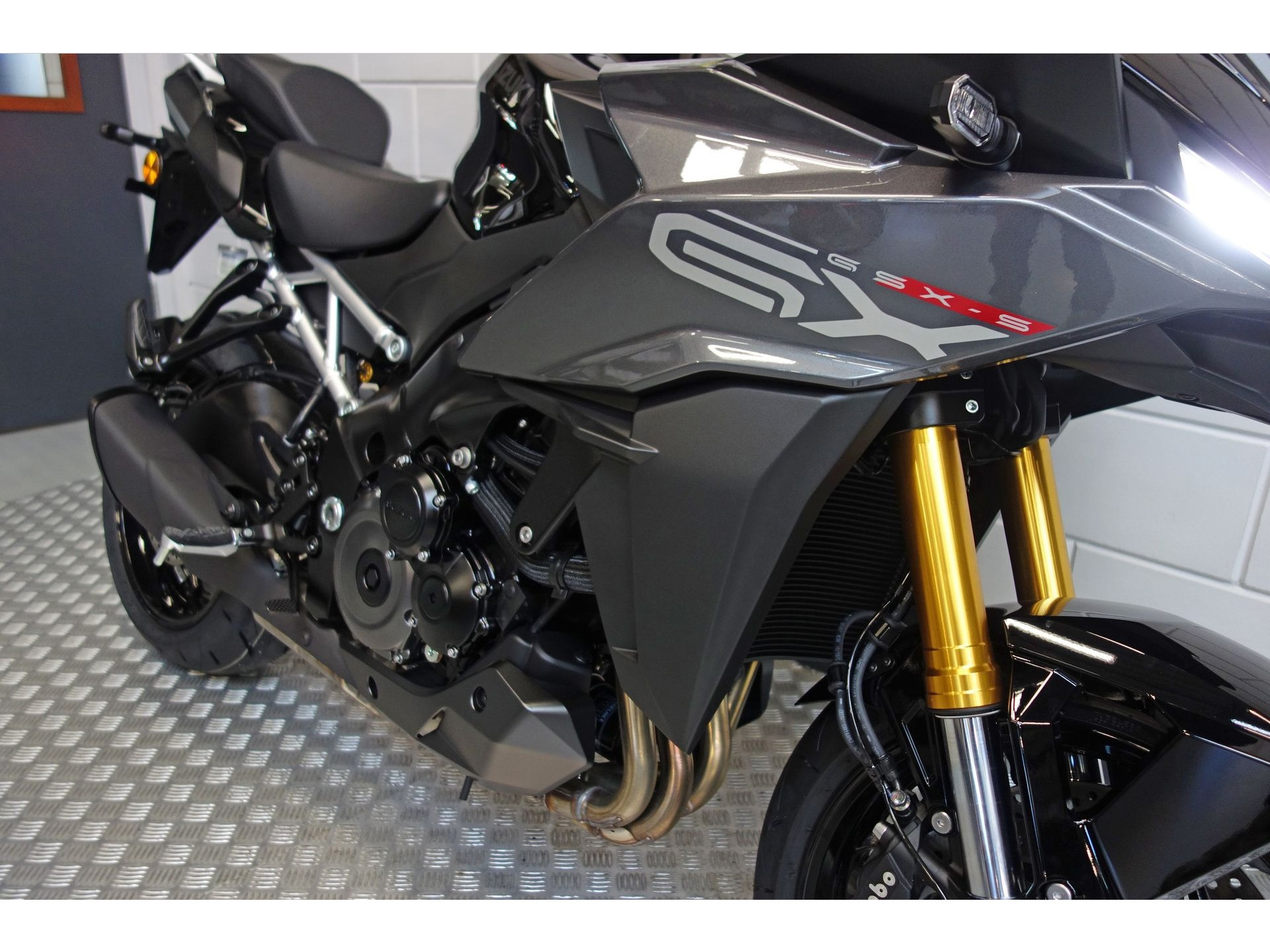 56633219-6 Nieuwe Suzuki GSX tour met 999cc motor uit 2025 bij NIWA Motoren