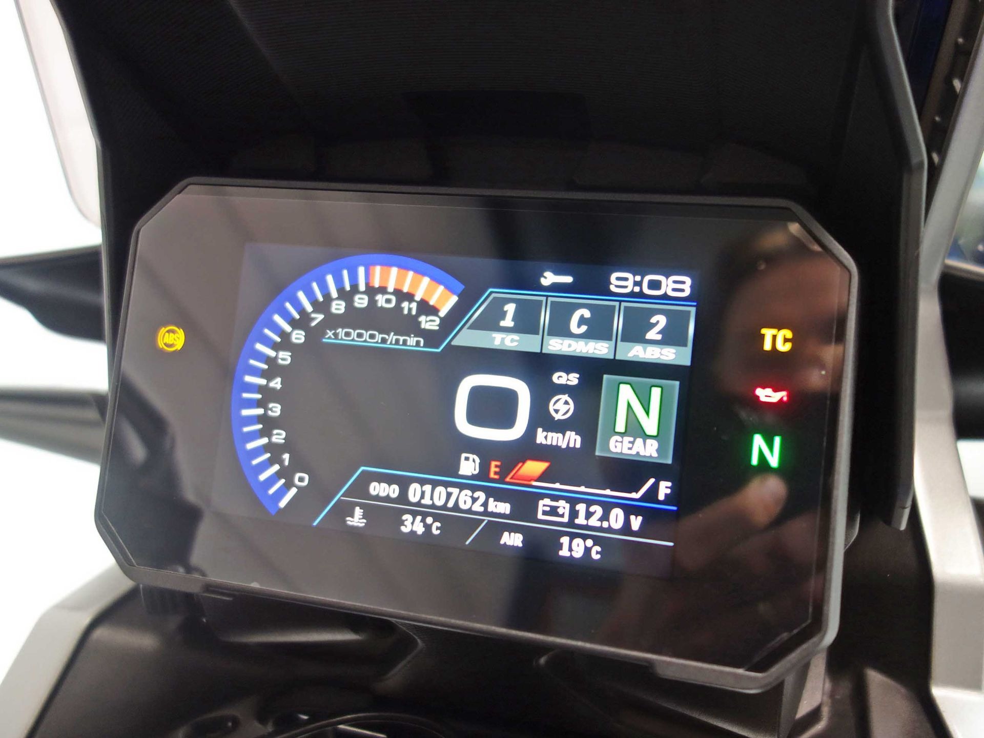56633270-11 Gebruikte Suzuki V-Strom all-road met 1037cc motor uit 2024 bij NIWA Motoren