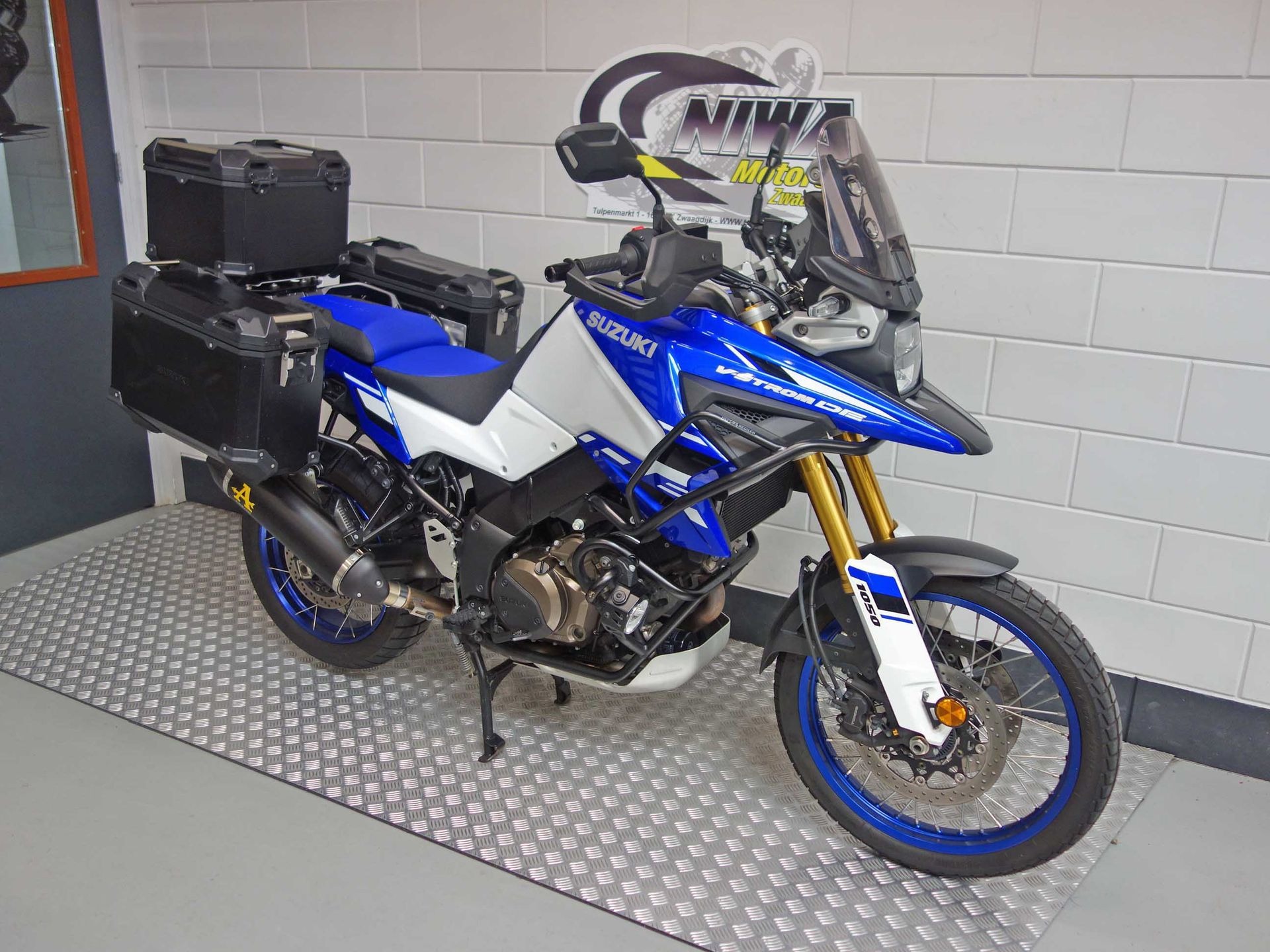 56633270-2 Gebruikte Suzuki V-Strom all-road met 1037cc motor uit 2024 bij NIWA Motoren