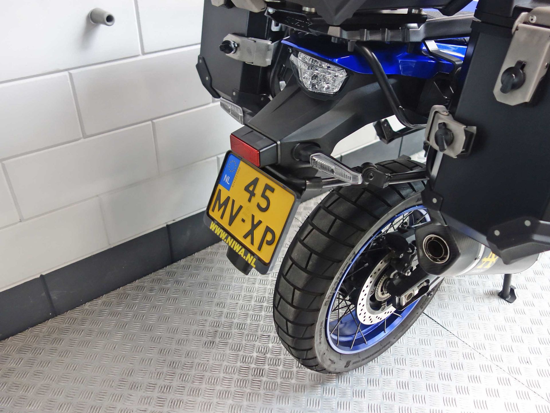 56633270-4 Gebruikte Suzuki V-Strom all-road met 1037cc motor uit 2024 bij NIWA Motoren