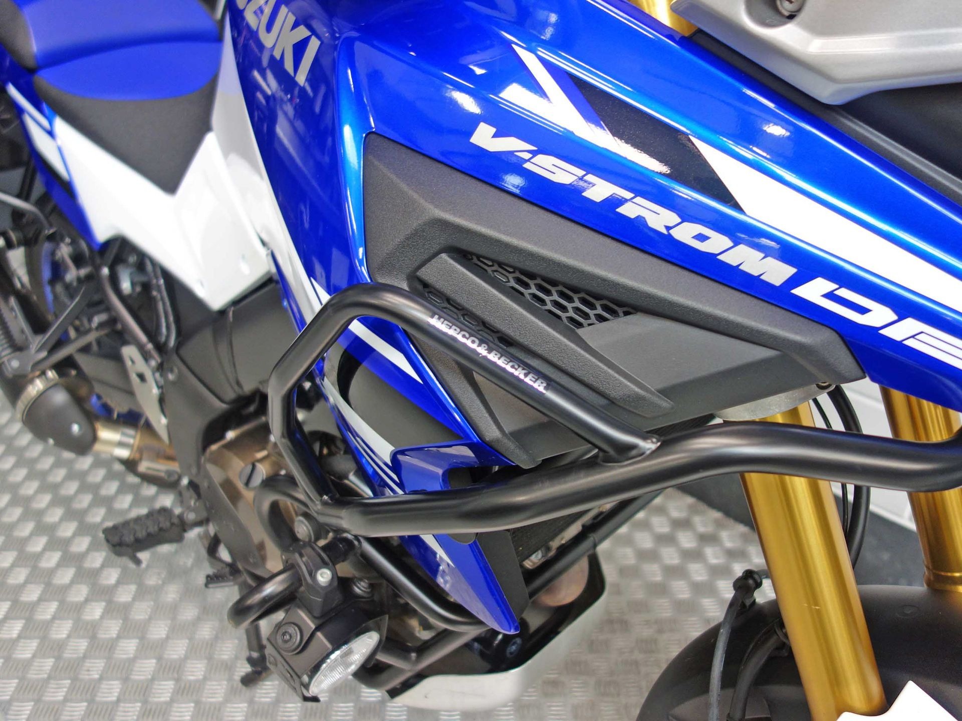 56633270-9 Gebruikte Suzuki V-Strom all-road met 1037cc motor uit 2024 bij NIWA Motoren